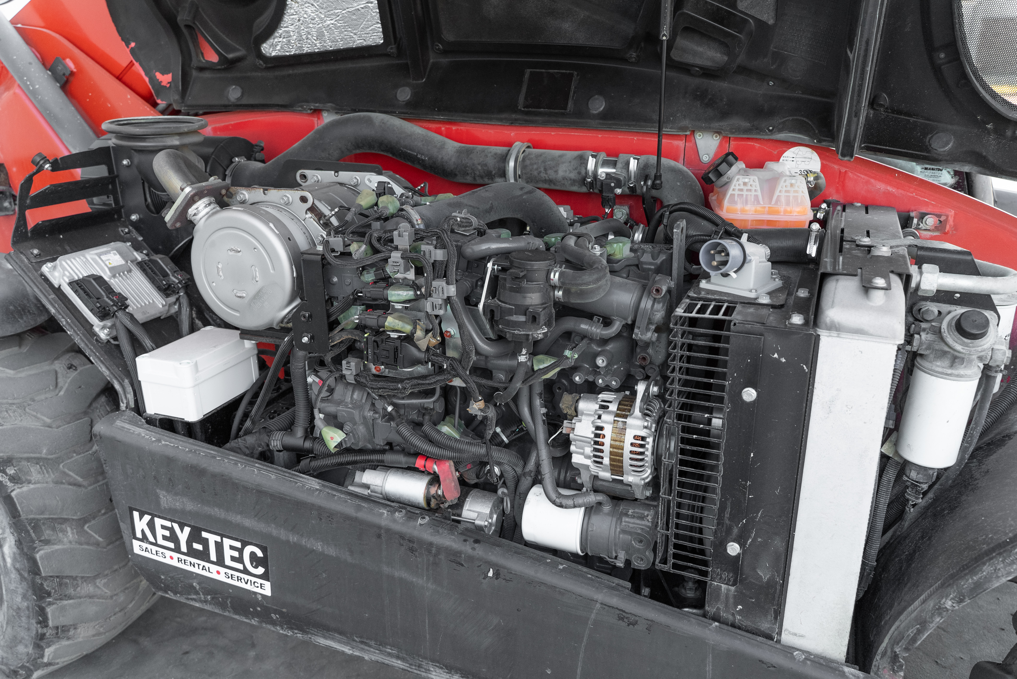 MT 625 H COMFORT 75K ST5 S1 - Engine