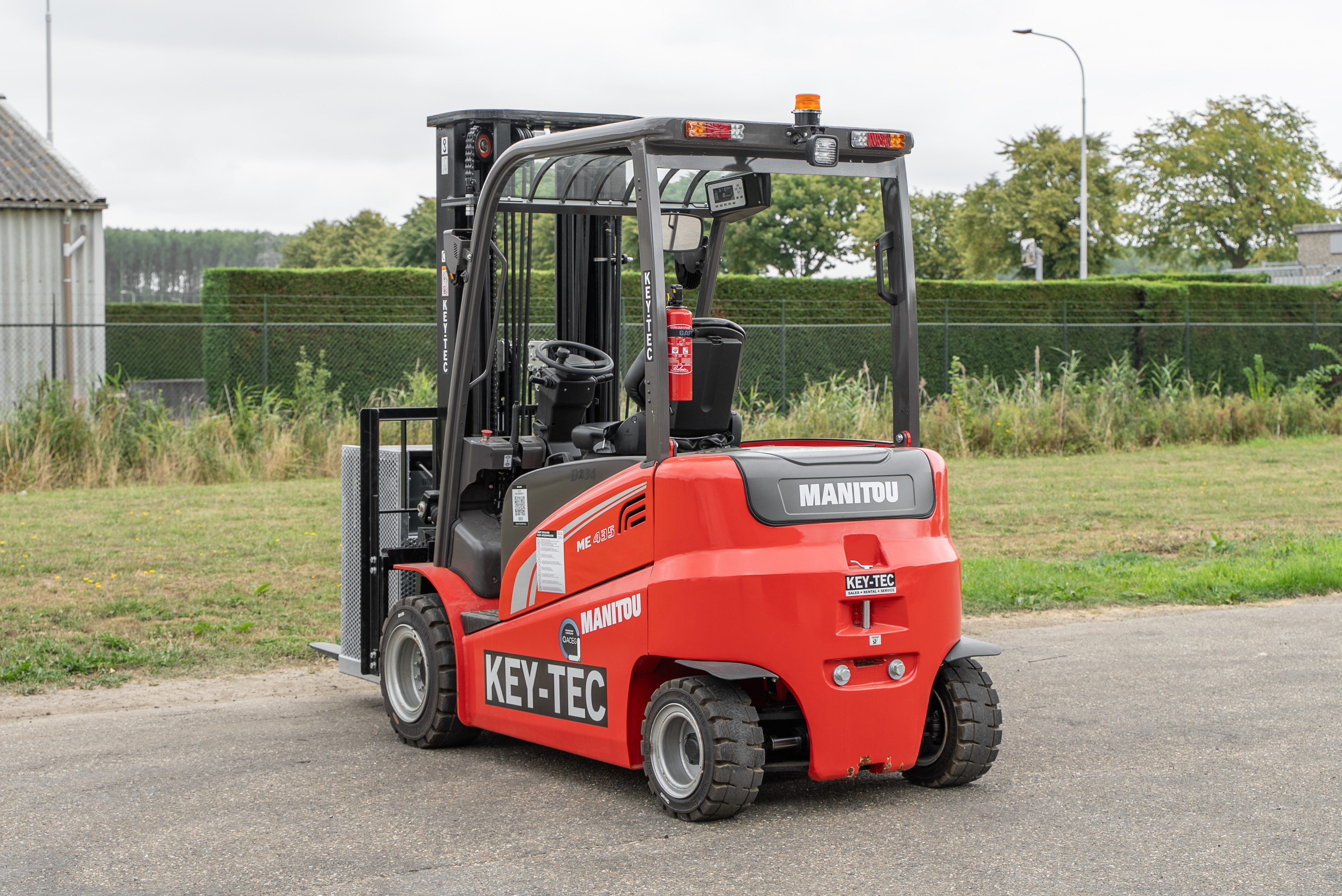 Manitou - Heftrucks - ME 435 80V S3 - Links achter