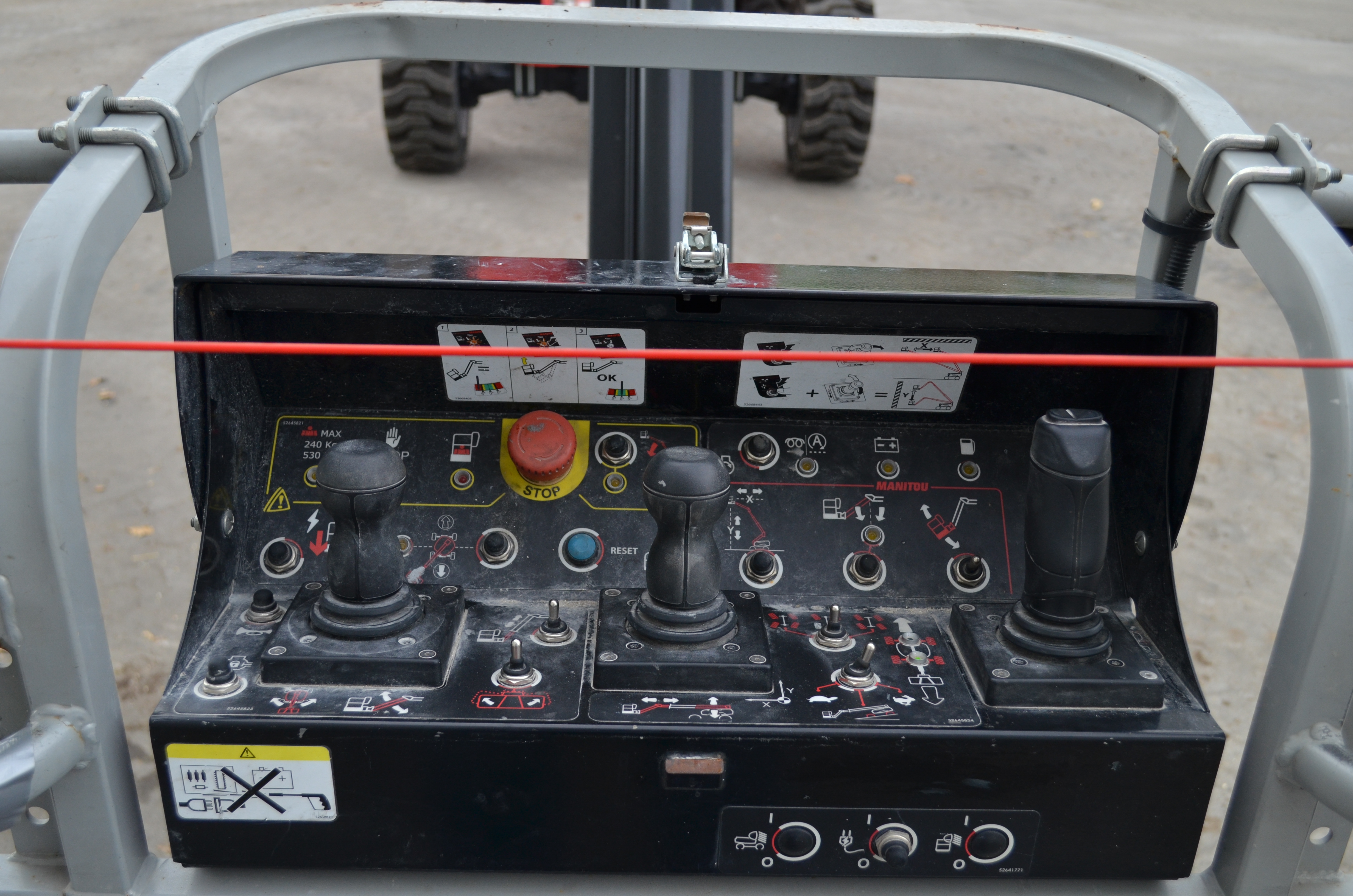 TJ 280 ST5 S1 - Interior front