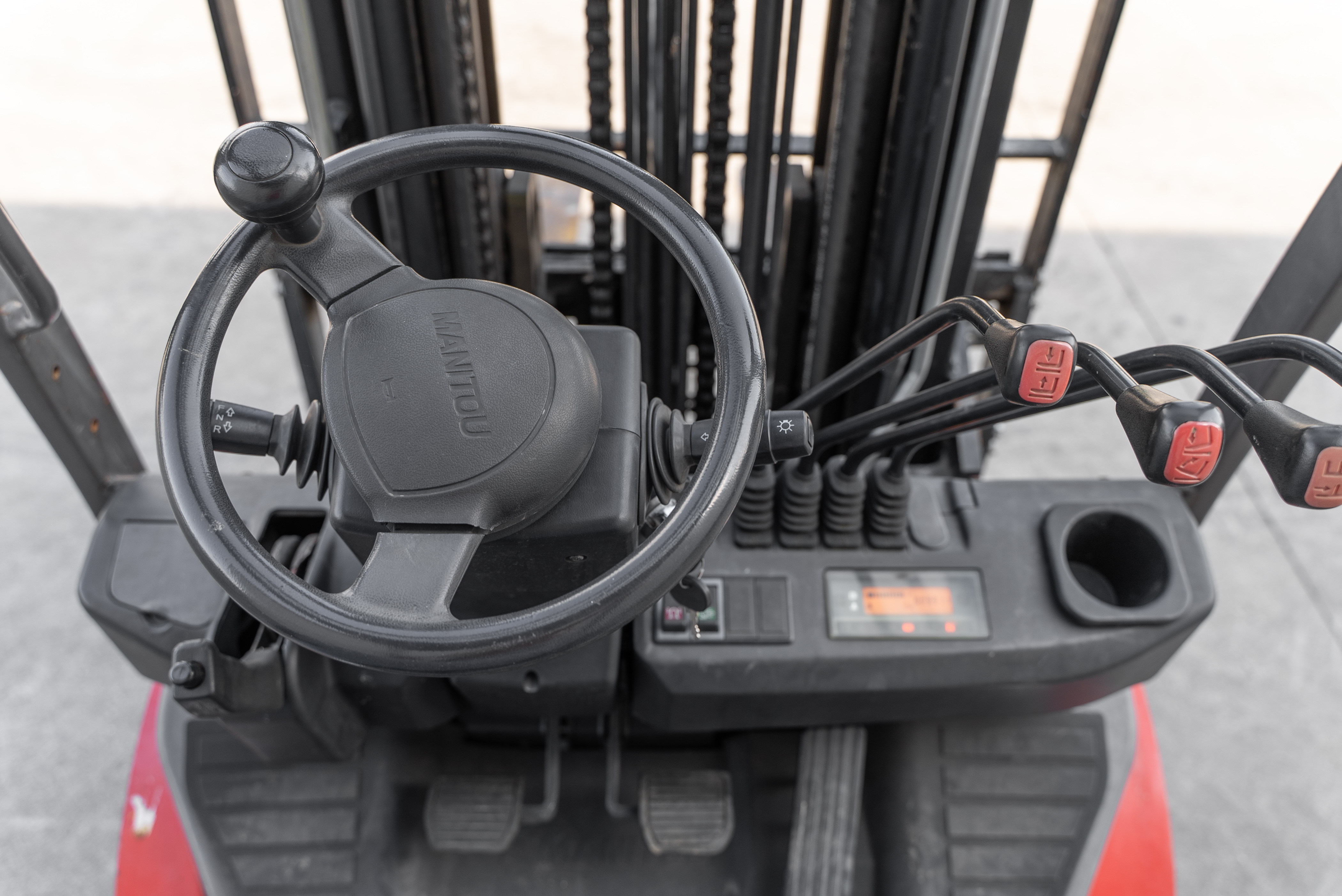 MI 25 D Y E3 S3 - Interior front