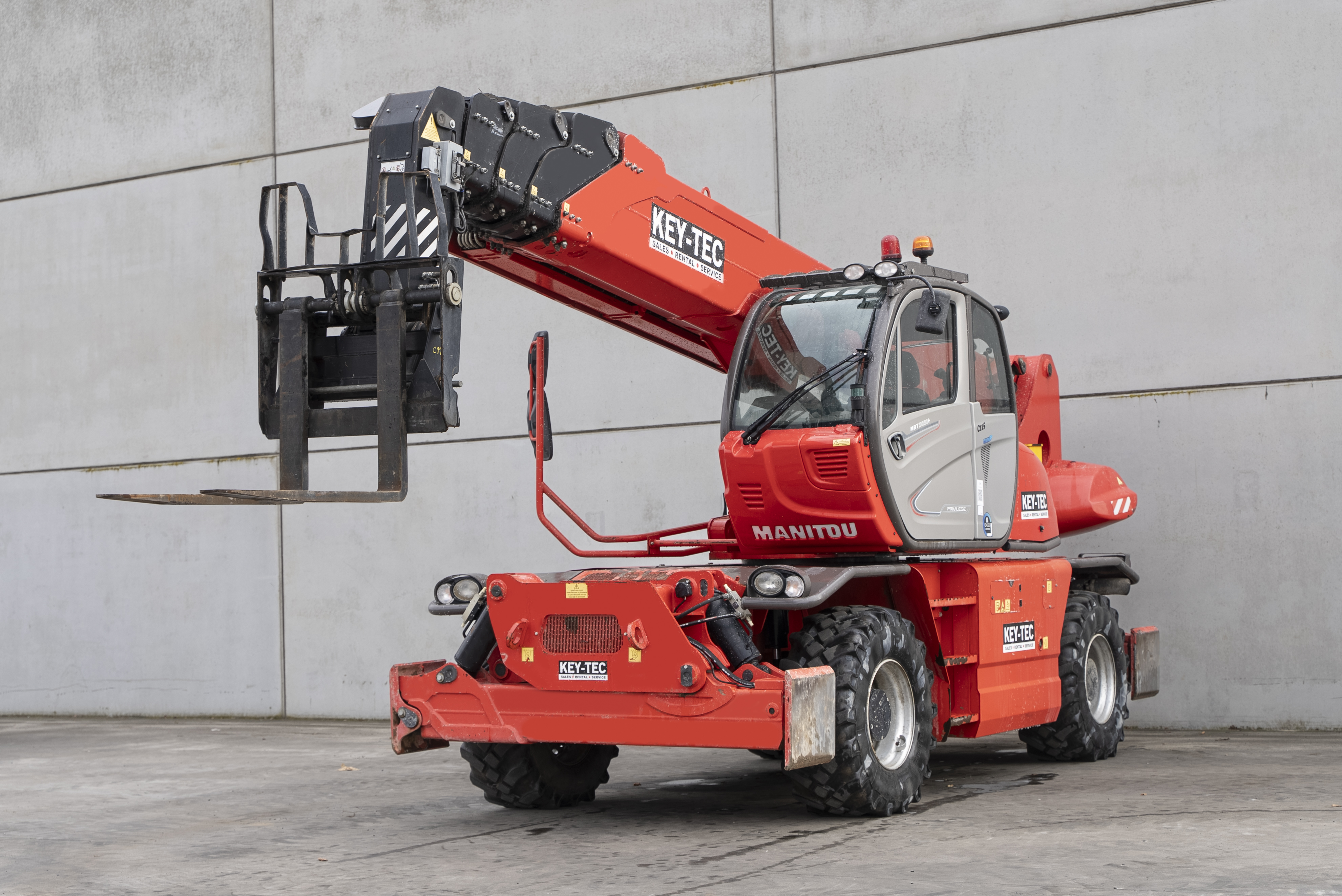 Manitou - Télescopiques - MRT 3050 PRIV+ ST4 S1 - Avant gauche