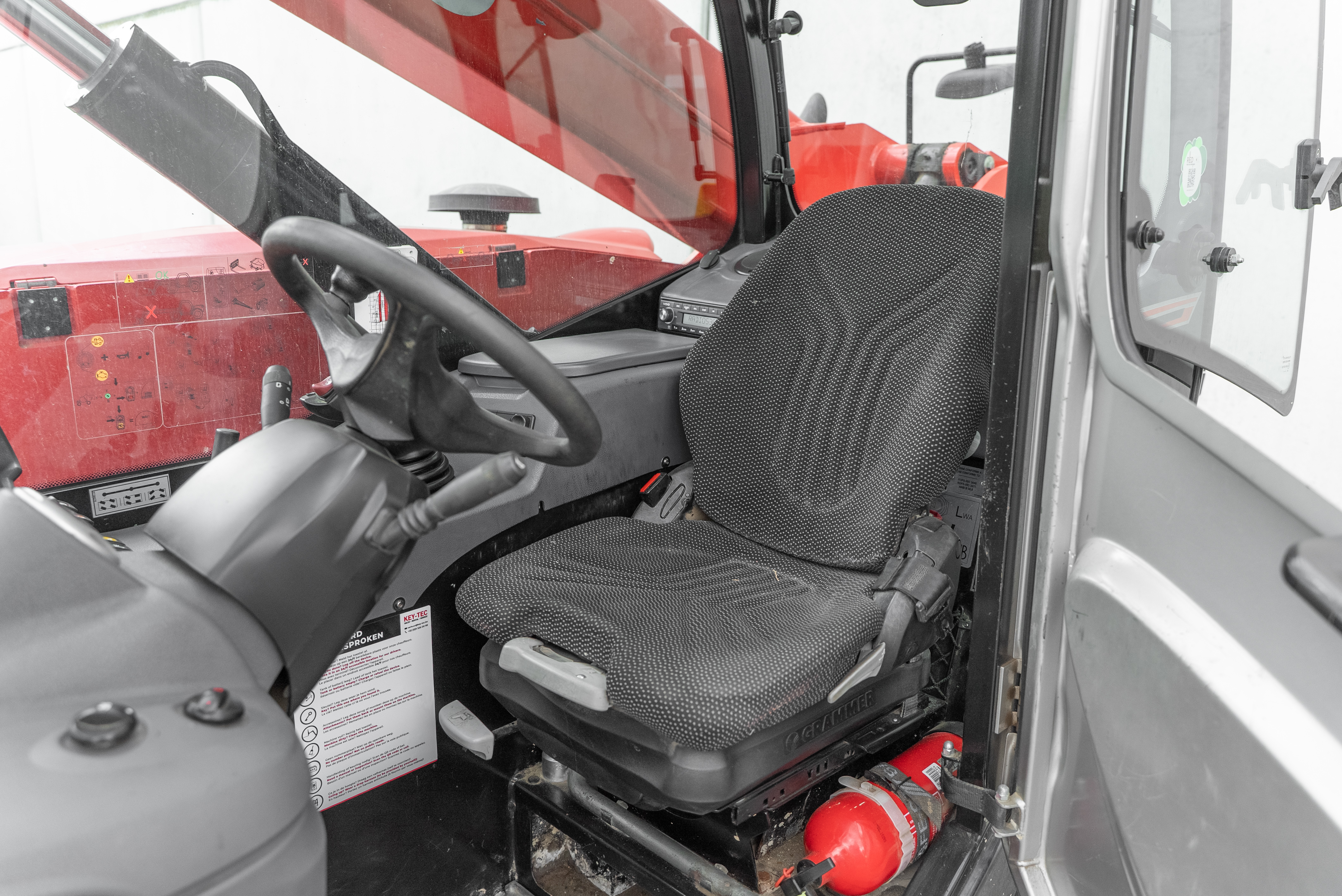 Manitou - Télescopiques - MT 625 H COMFORT 75K ST5 S1 - Intérieur arrière