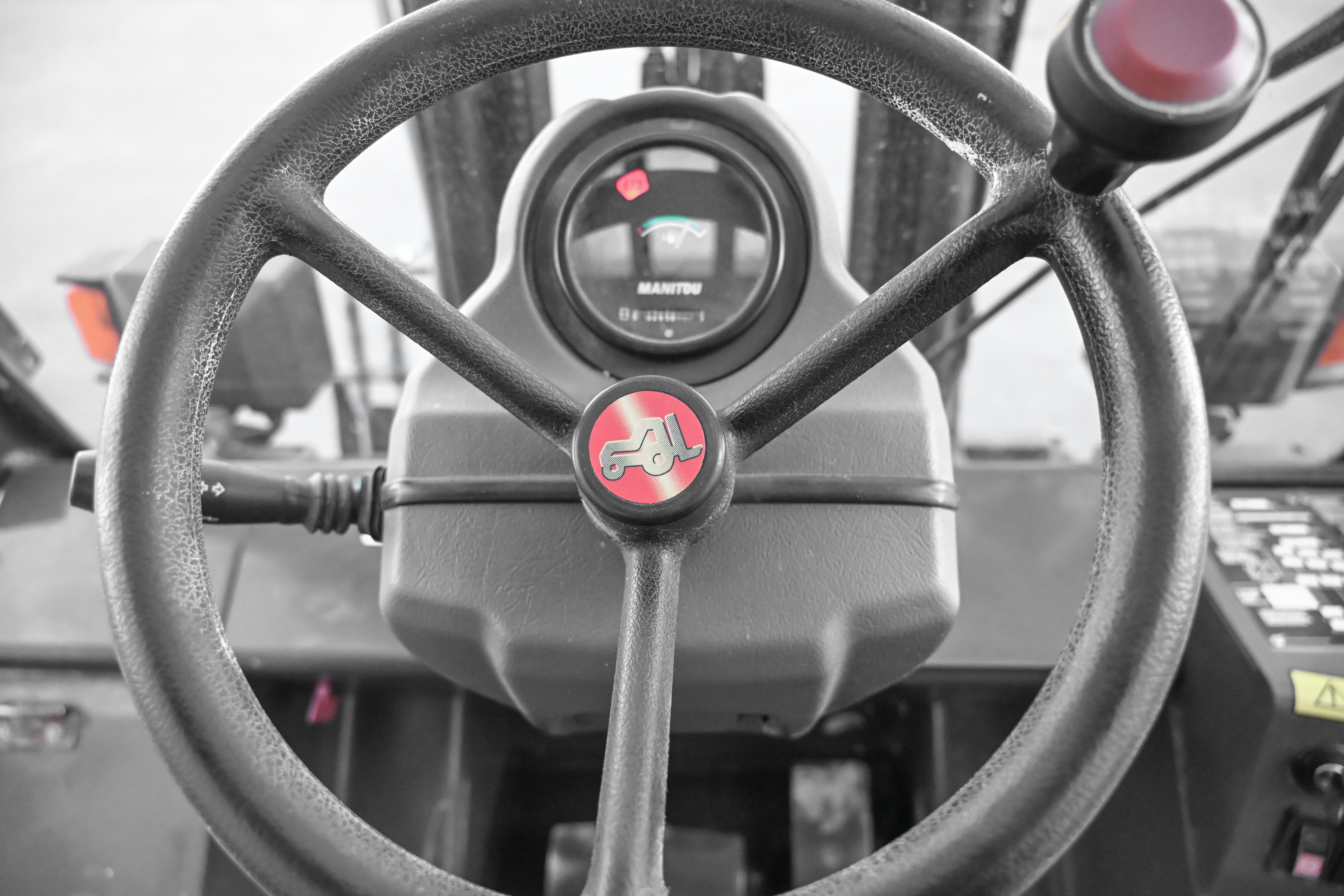 MH 25-4 BUGGIE 36KW 4ST3A - Interior front