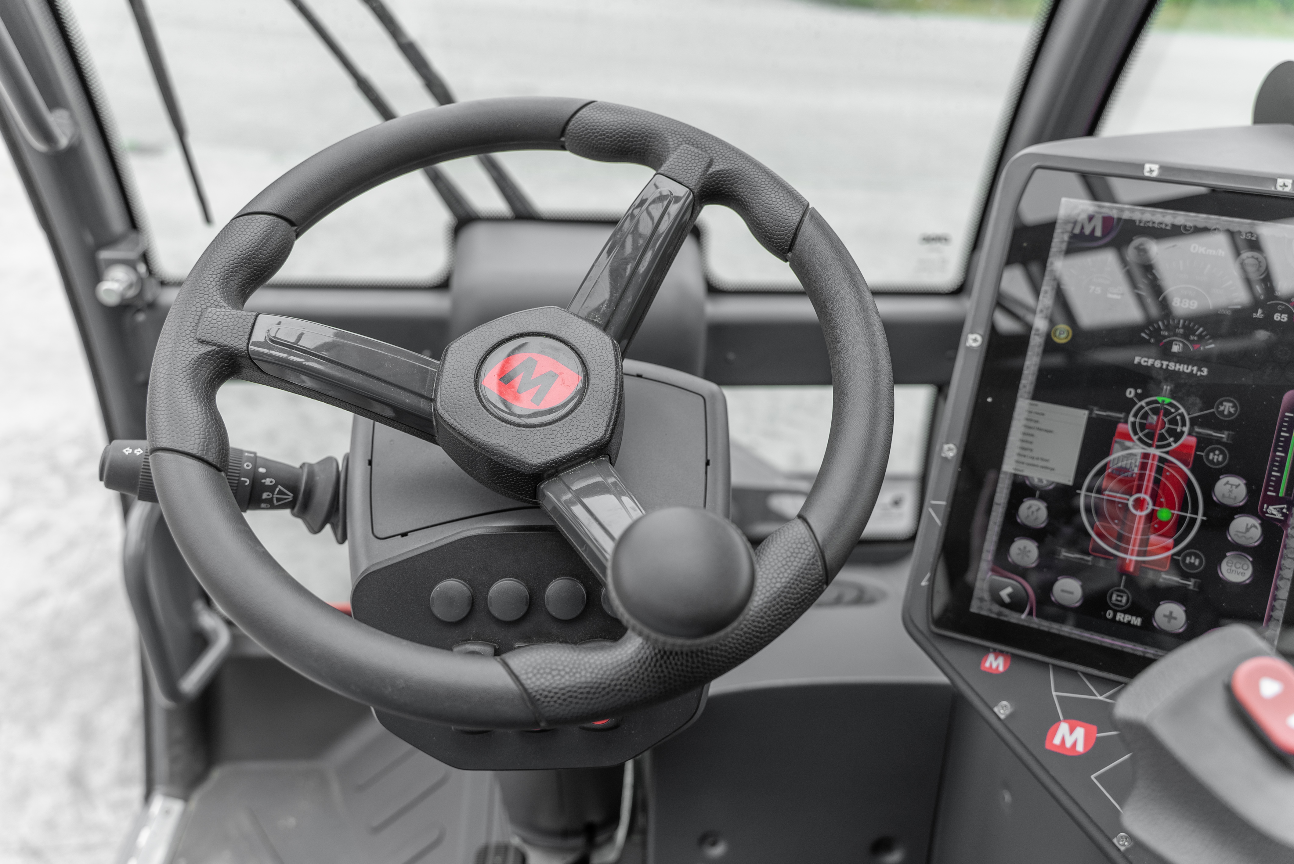 RTH 6.25 - Interior front