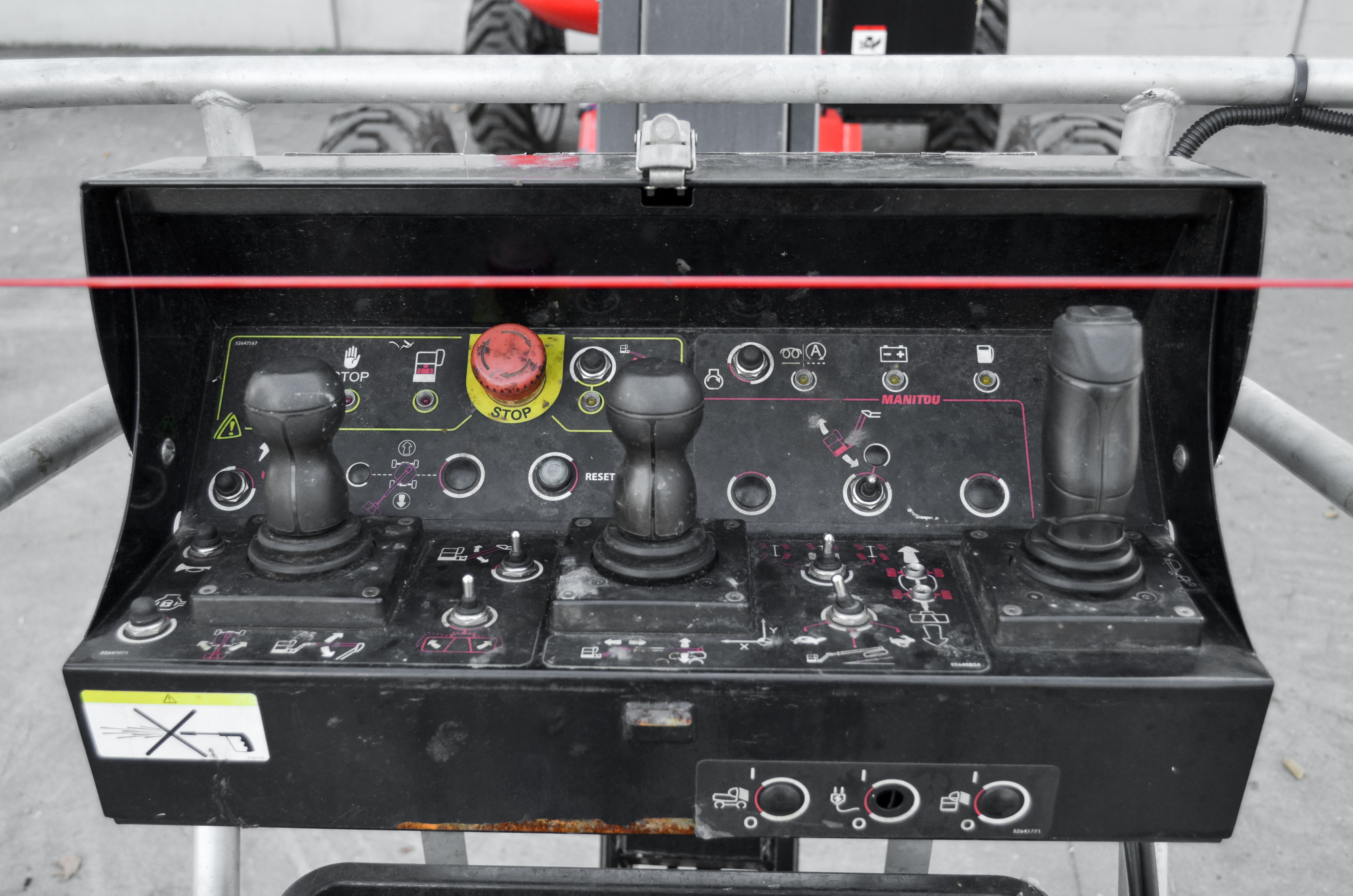 ATJ 160 RC 4RD ST5 S2 - Interior front