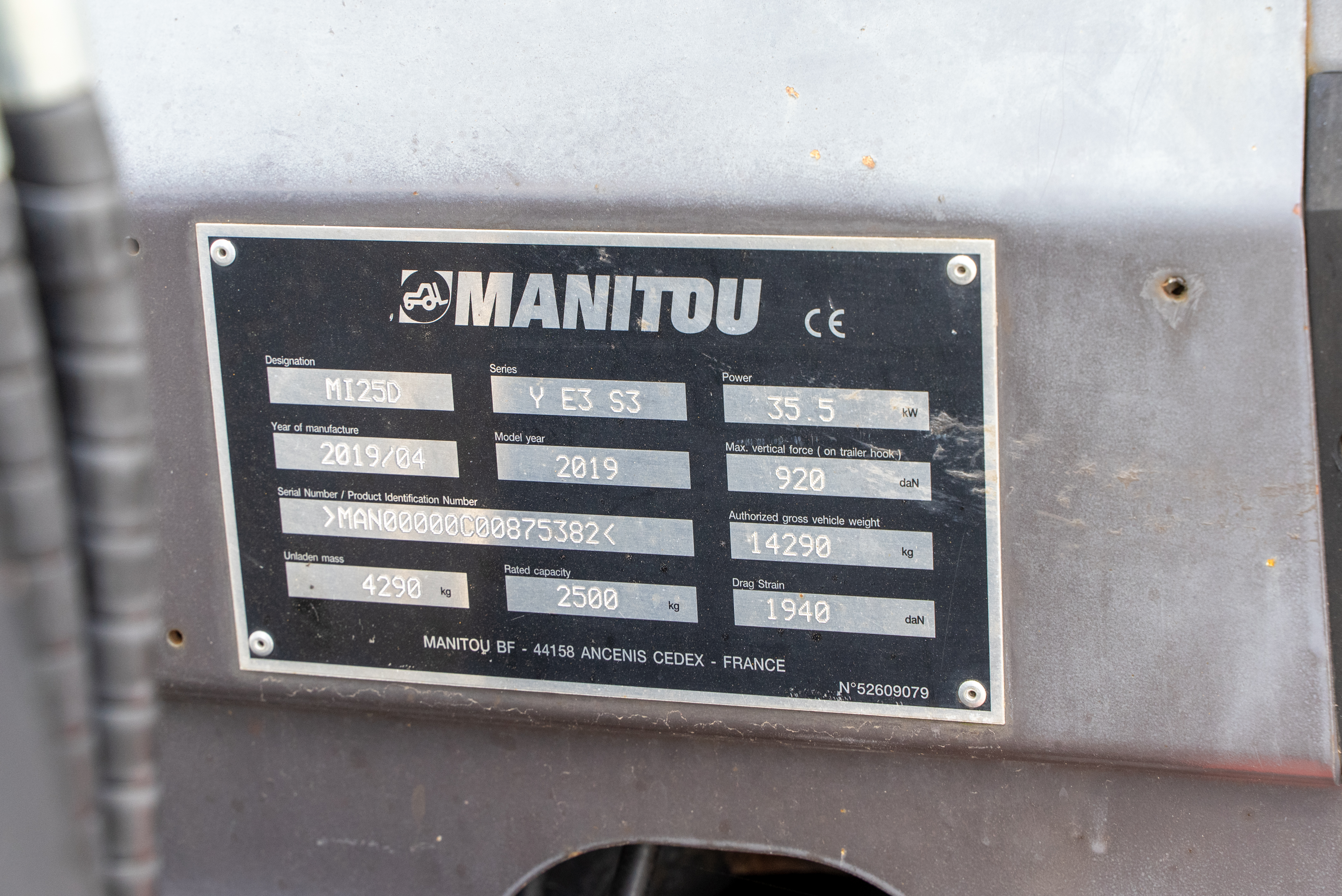 MI 25 D Y E3 S3 - Identification plate