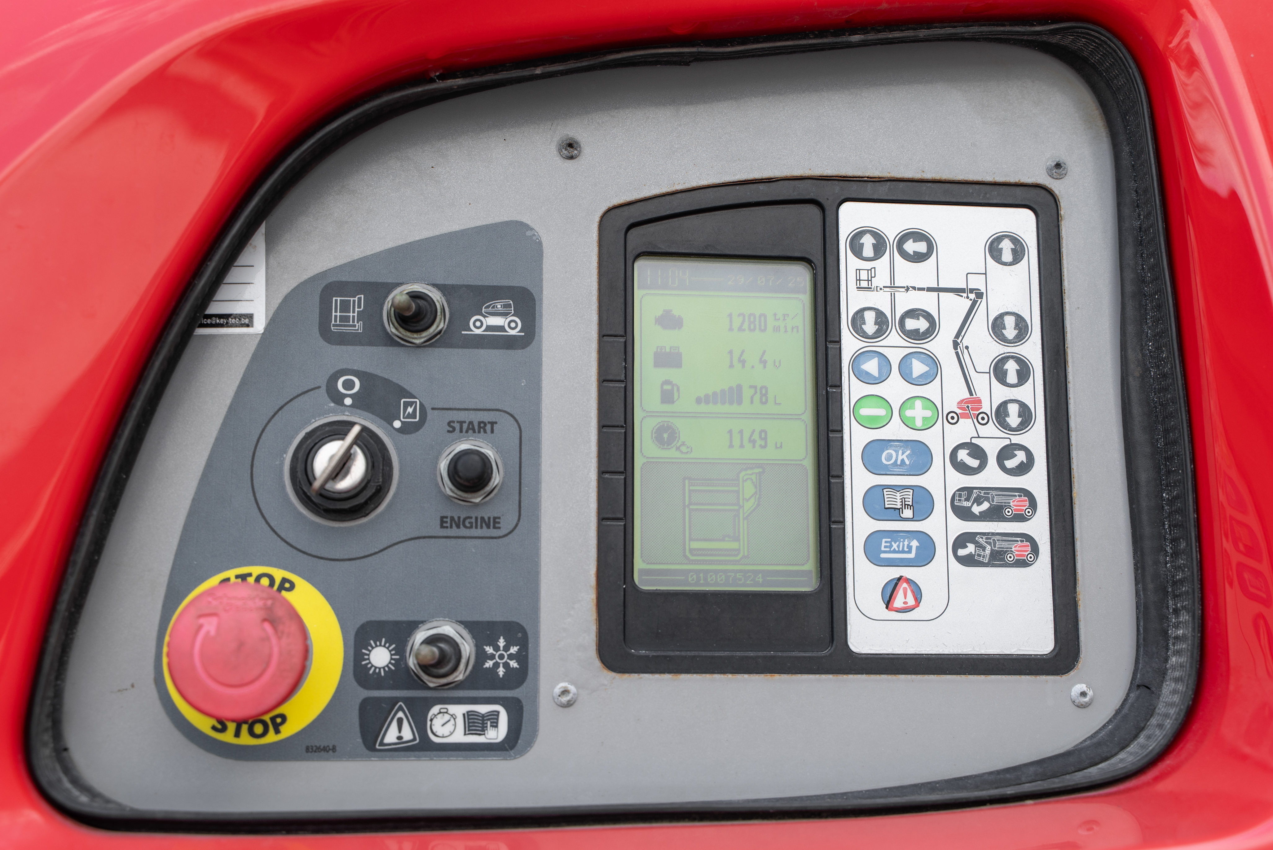 ATJ 200 RC - Hours / Display