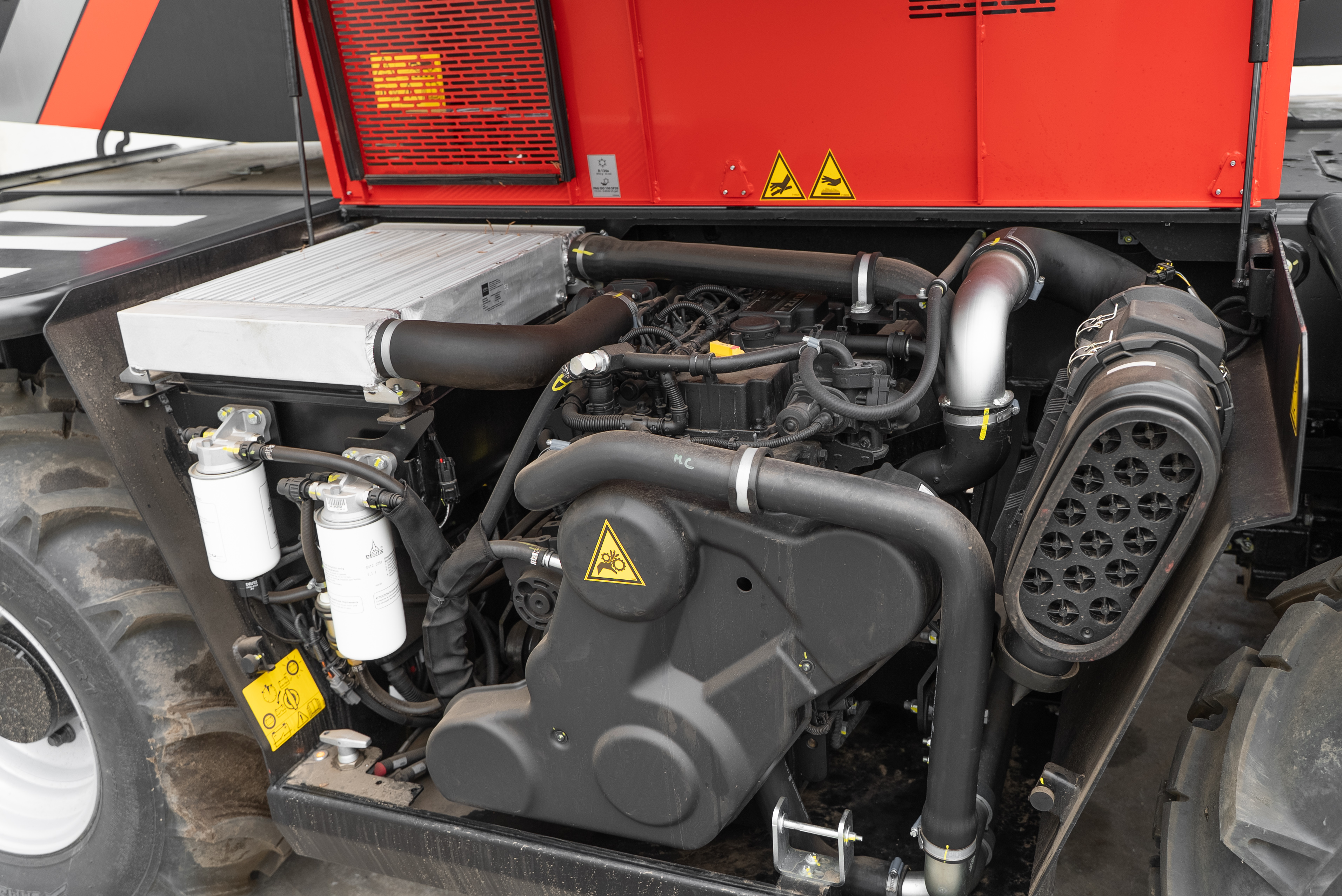 MRT 1845 360 115D ST5 S1 - Engine
