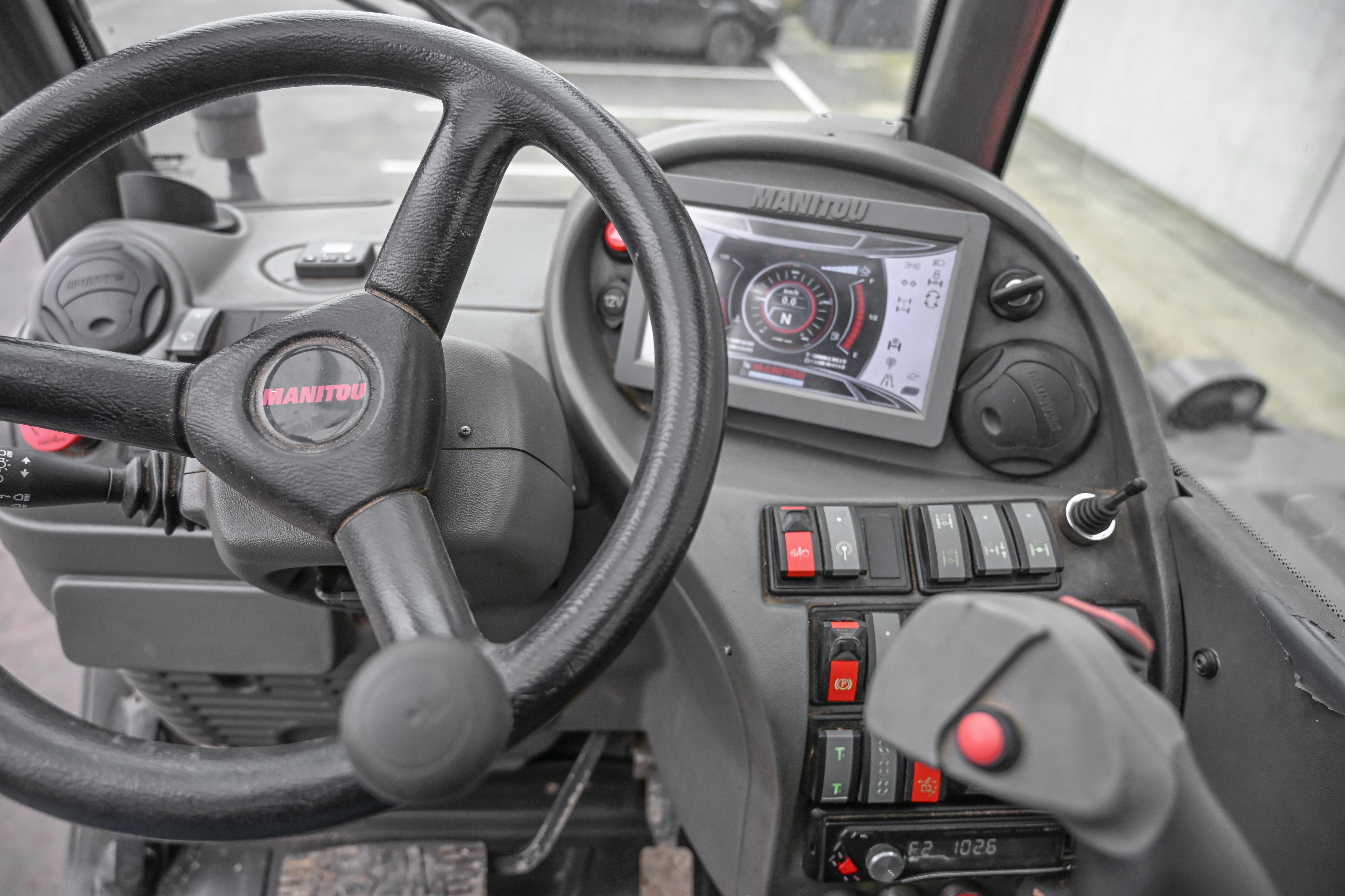 MRT 3255 PRIV+ ST4 - Interior front