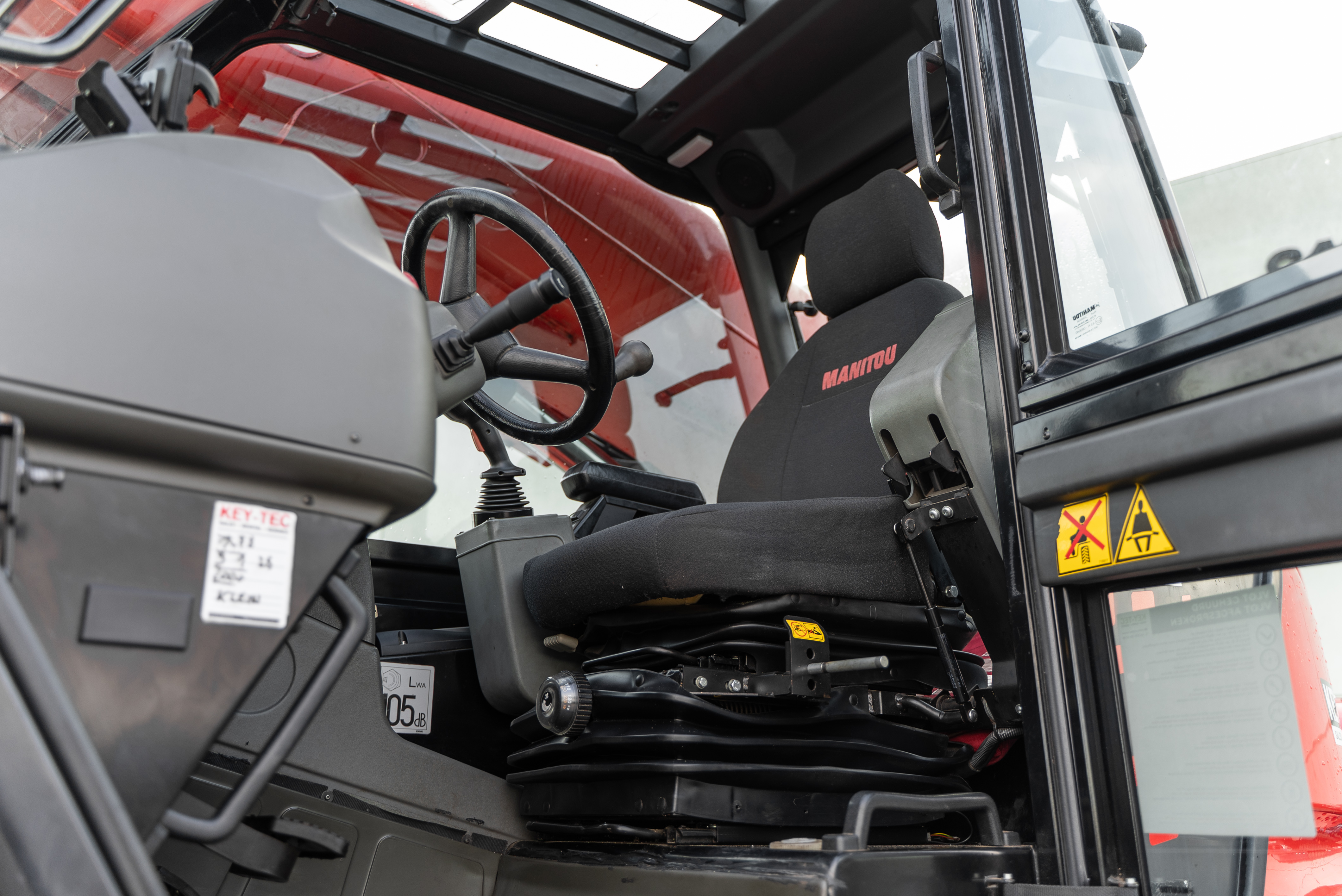 MRT 1840 EASY 75P 360 ST3B S2 - Interior back