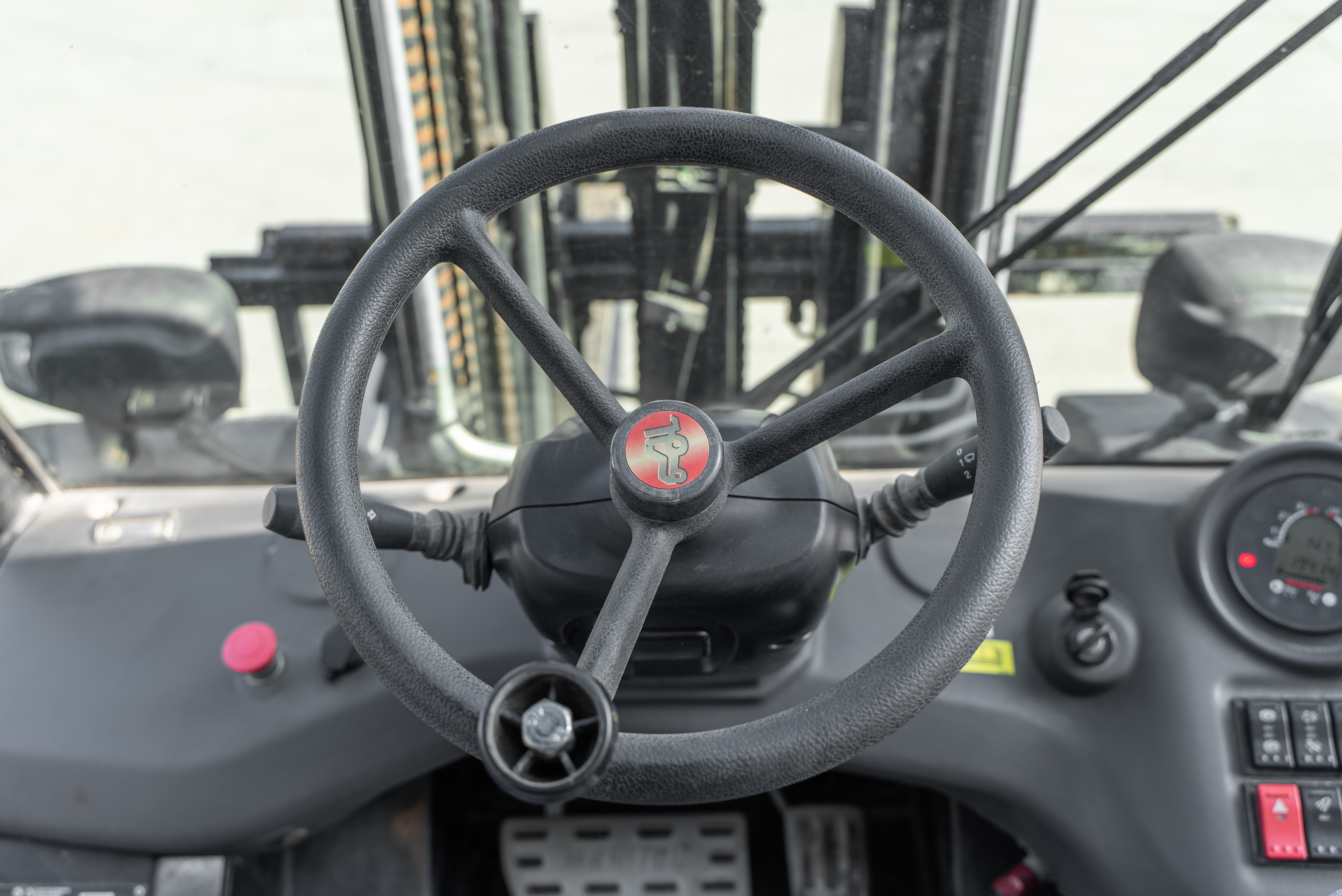 MC 25-4 D K ST5 S1 - Interior front