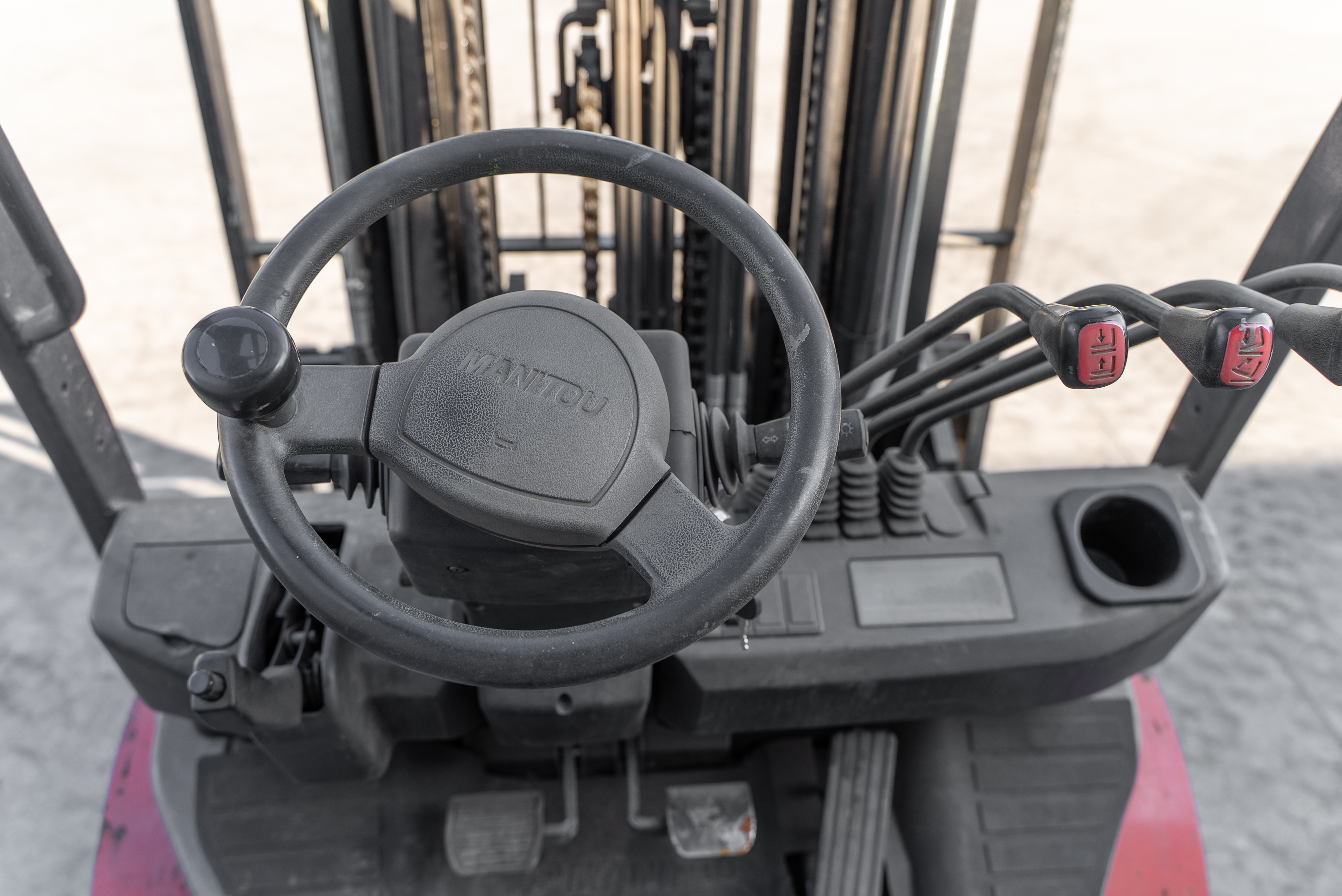 Manitou - Chariots élévateurs - MI 30 D - Intérieur avant