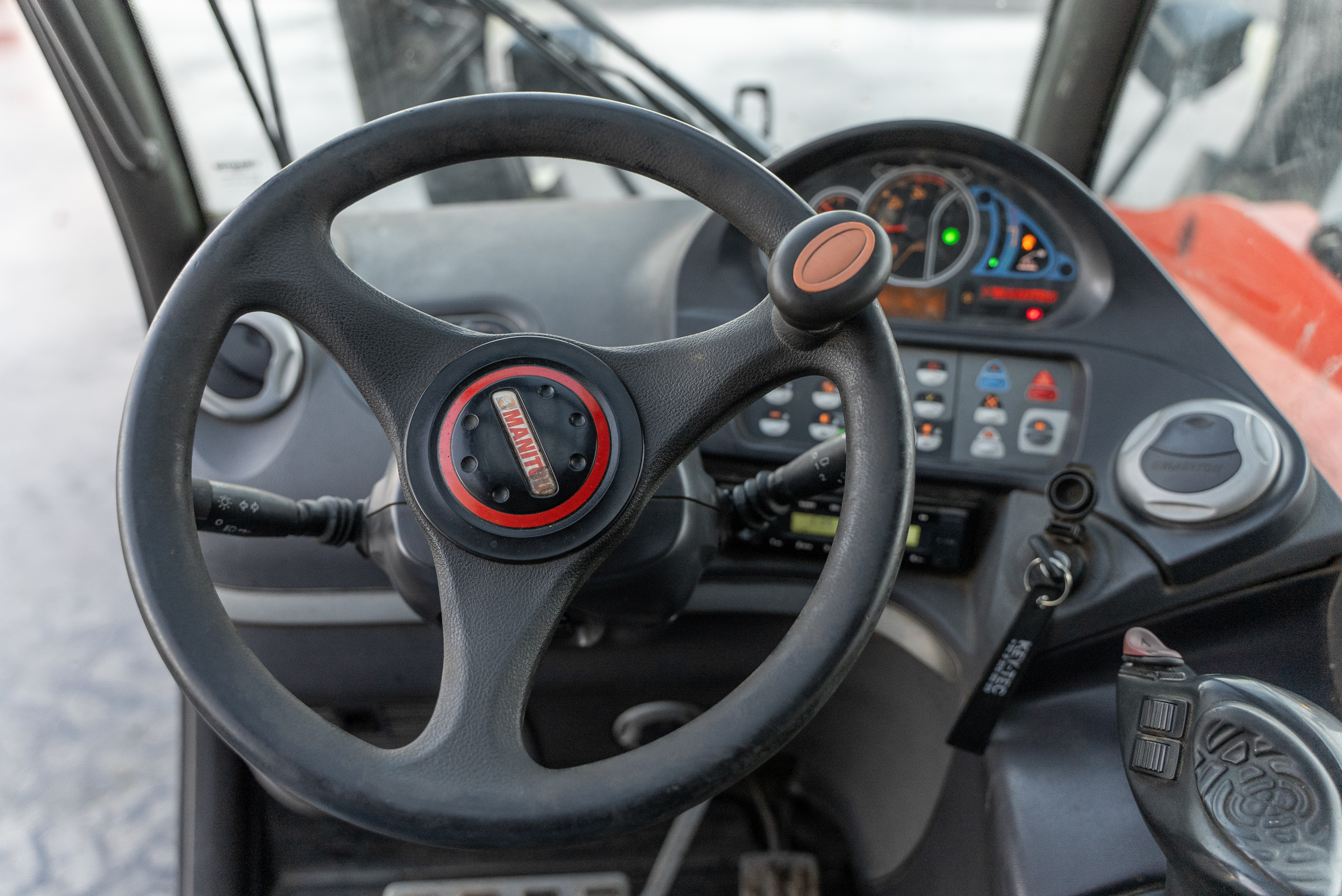 MT 1840 100P ST3B S2 - Interior front