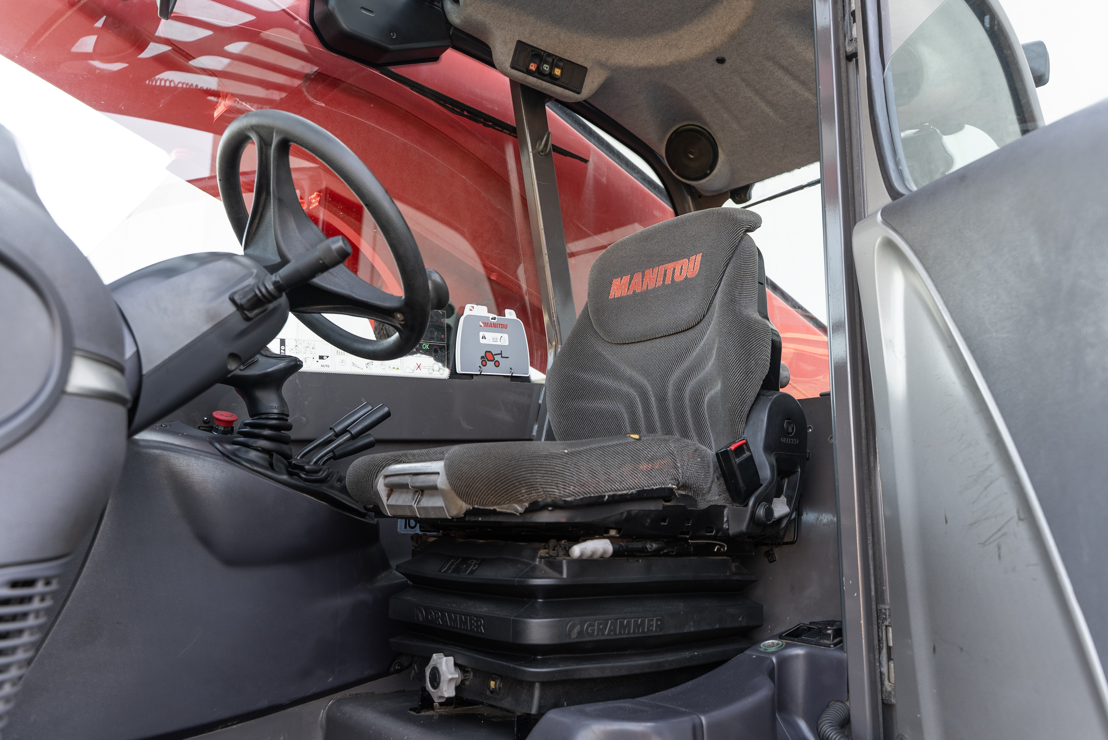 MT 1840 EASY 75D ST3B S1 - Interior back