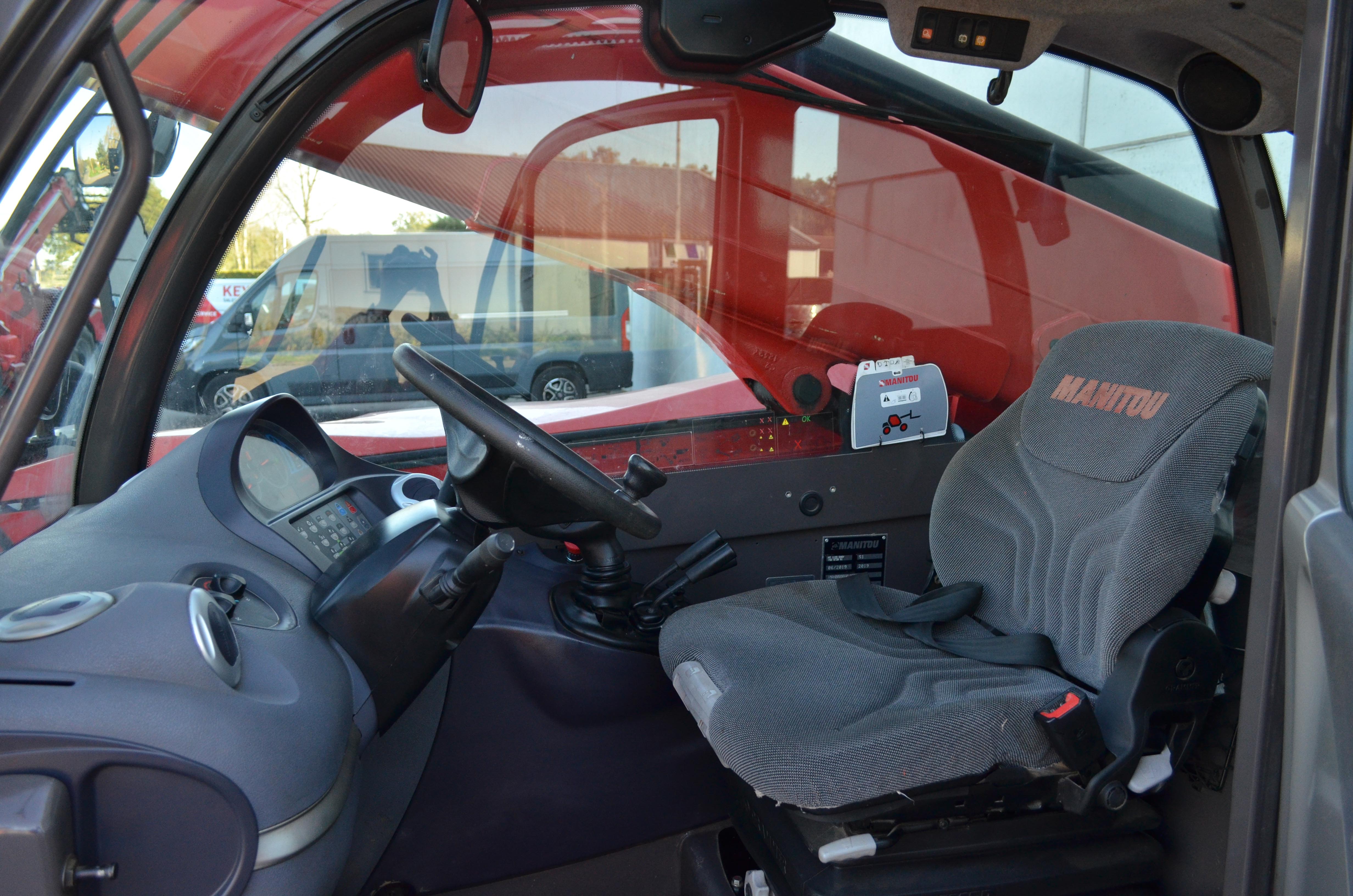 MT 1135 EASY 75D ST3B S1 - Interior back