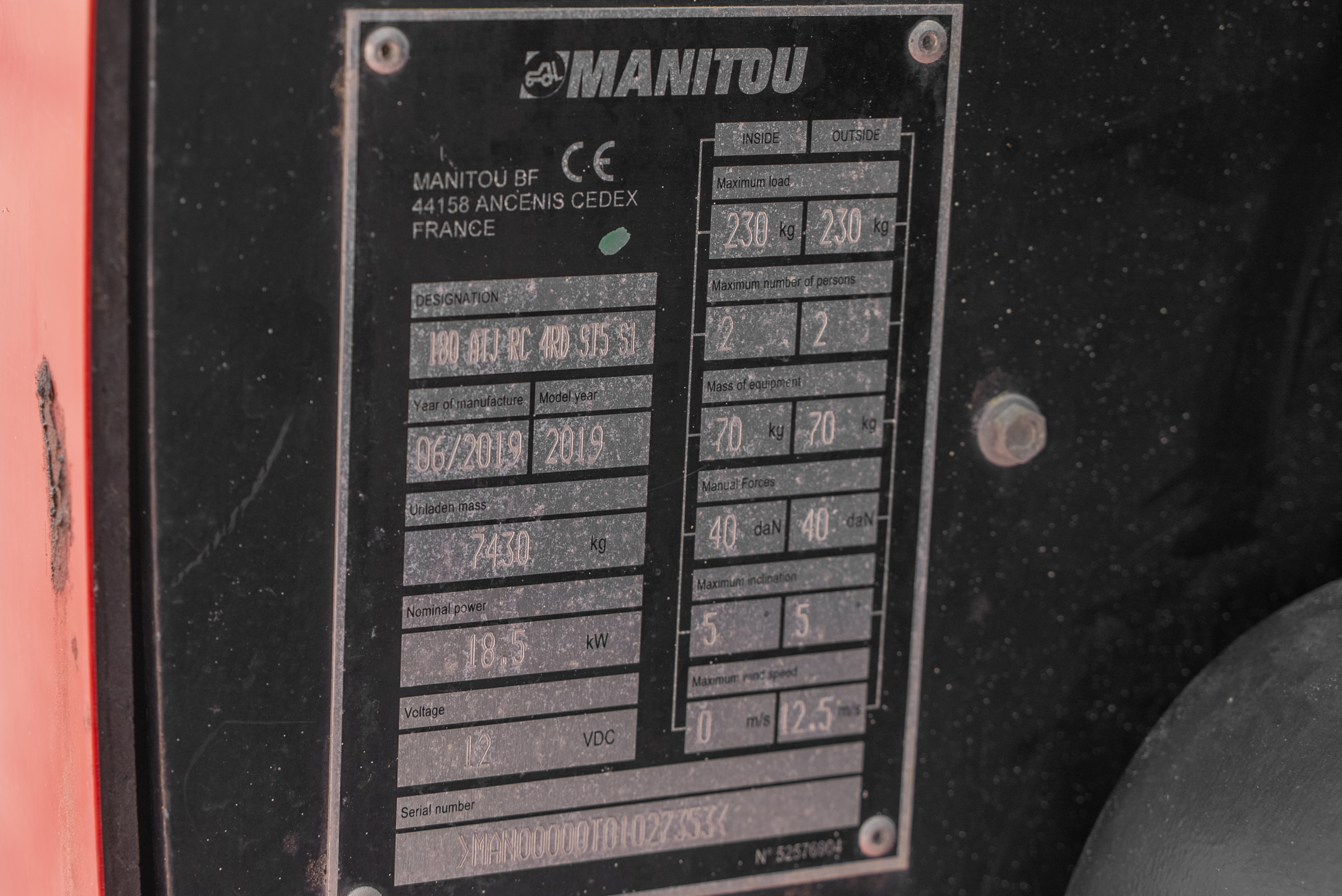 ATJ 180 RC 4RD ST5 S1 - Identification plate