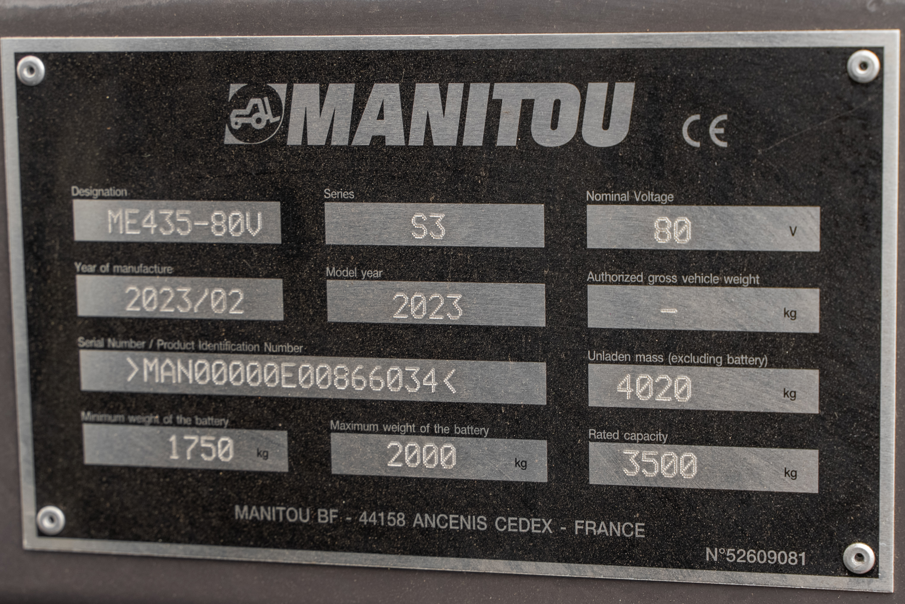 ME 435 80V S3 - Identification plate