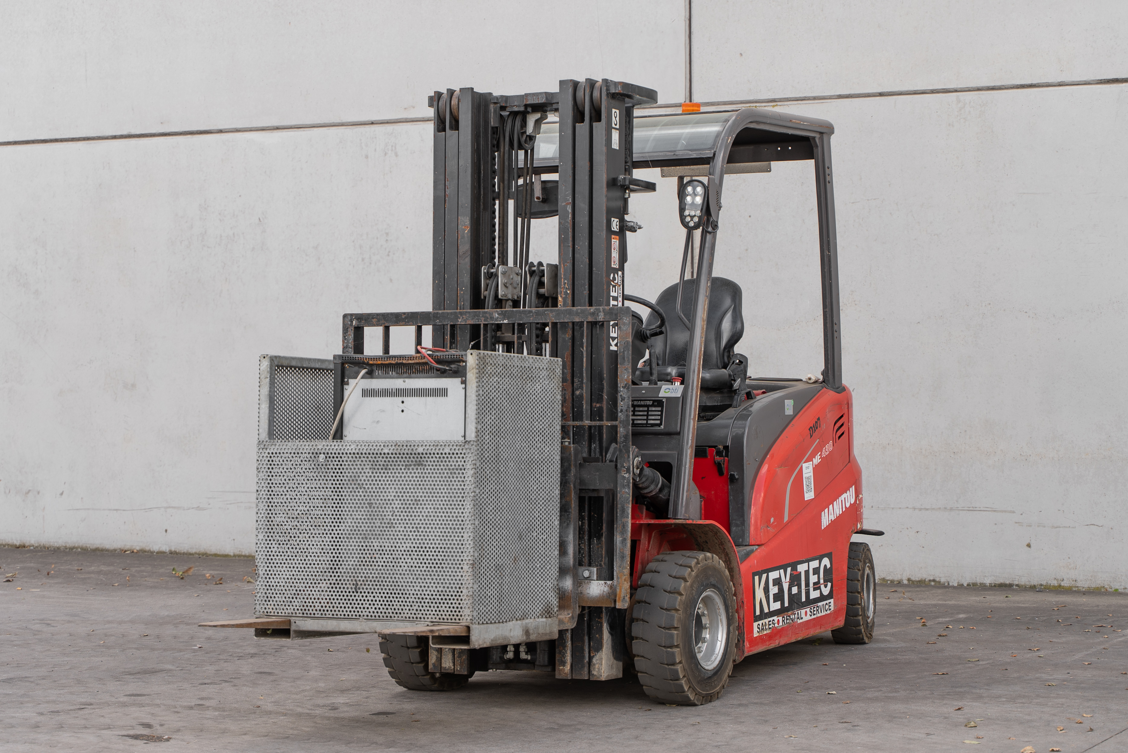 ME 430 80V S3 - Front left