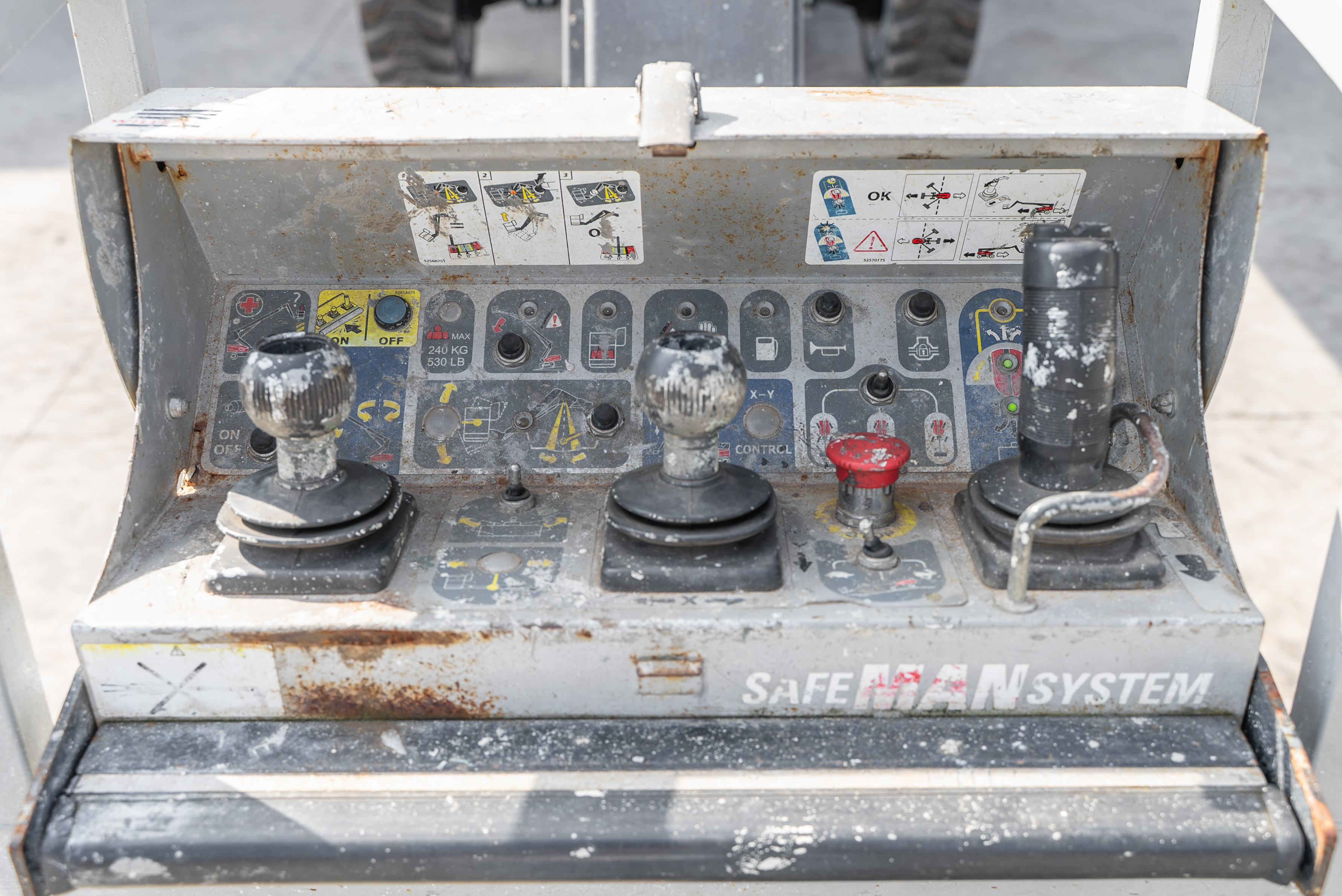 TJ 220 + - Interior front
