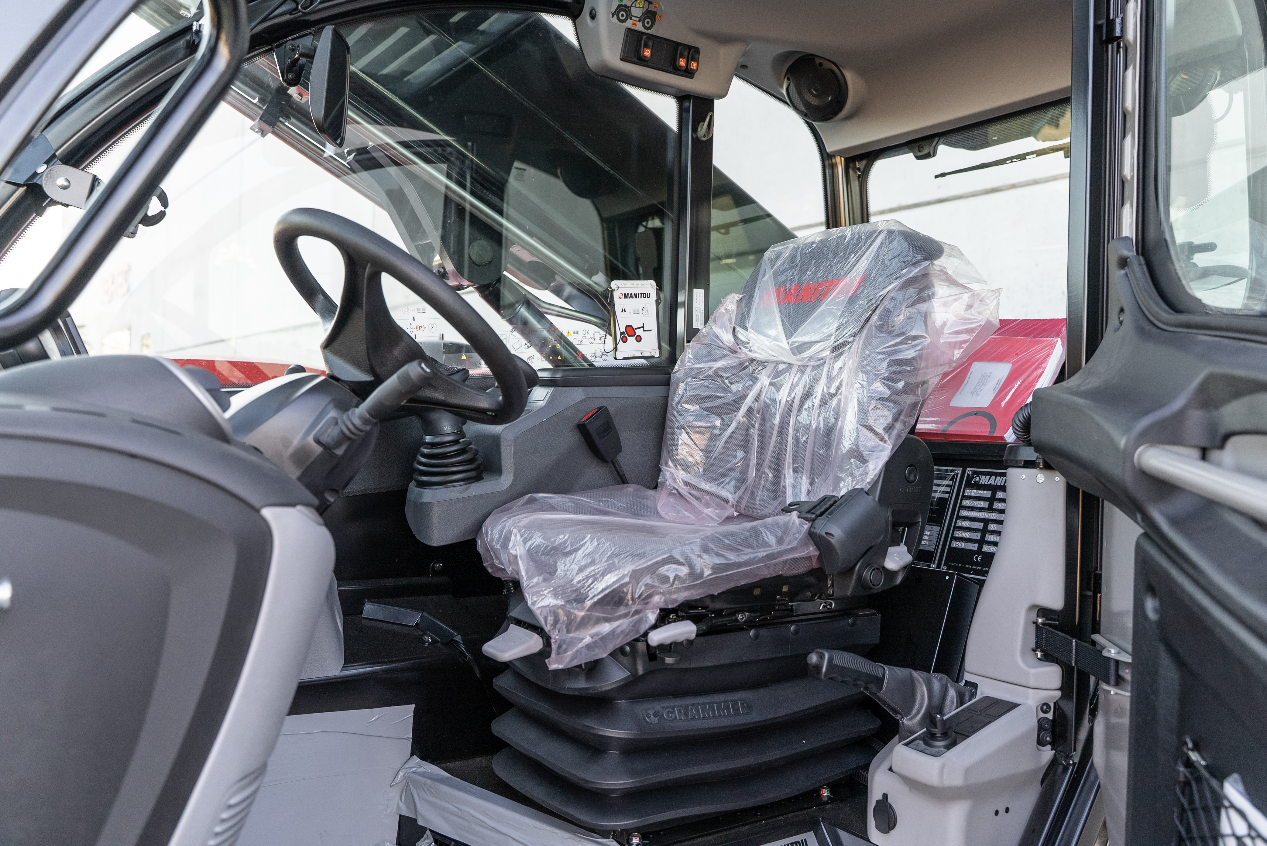 Manitou - Telehandlers - MLT 630 115D V ST5 S1 - Interior back
