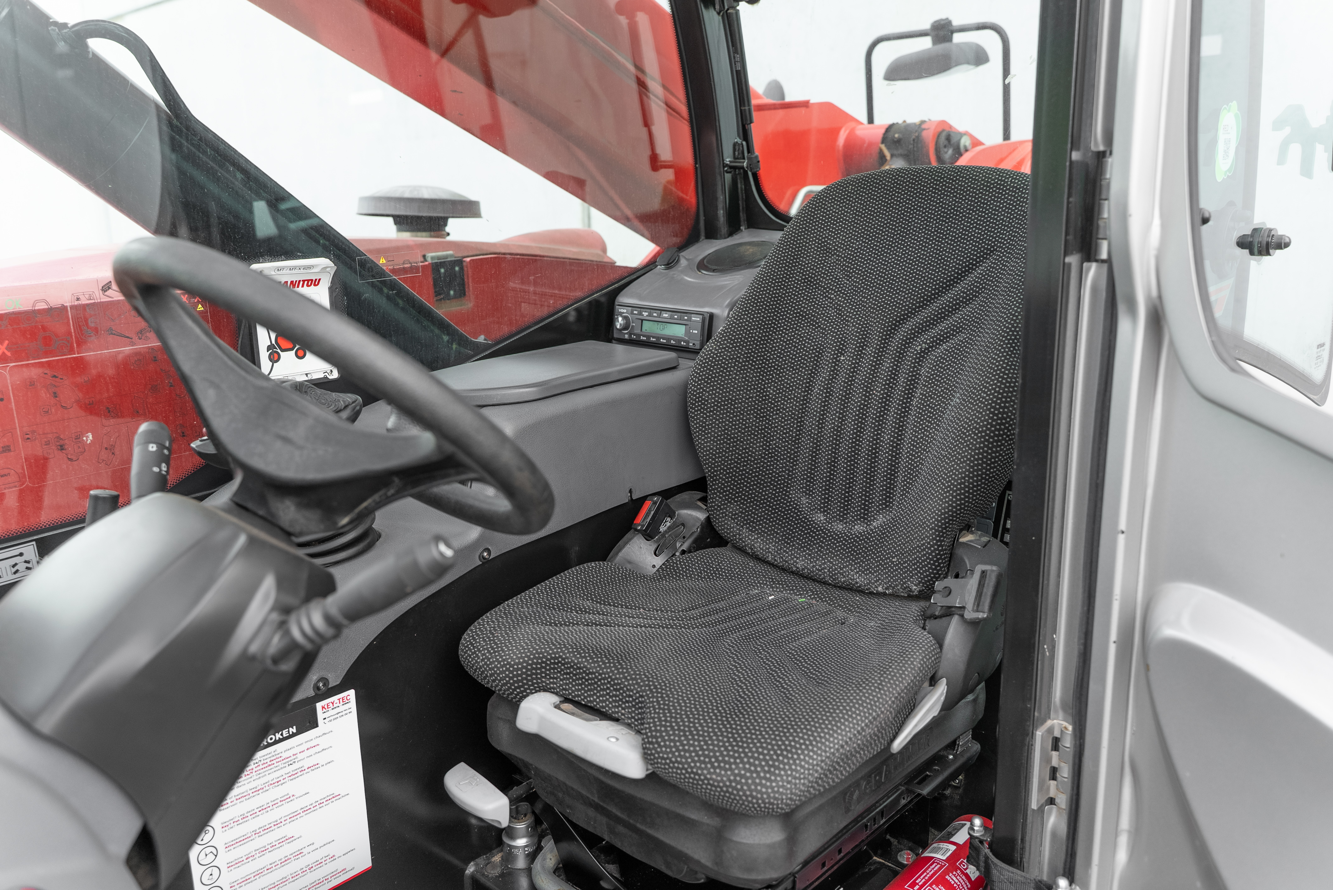 MT 625 H COMFORT 75K ST5 S1 - Interior back
