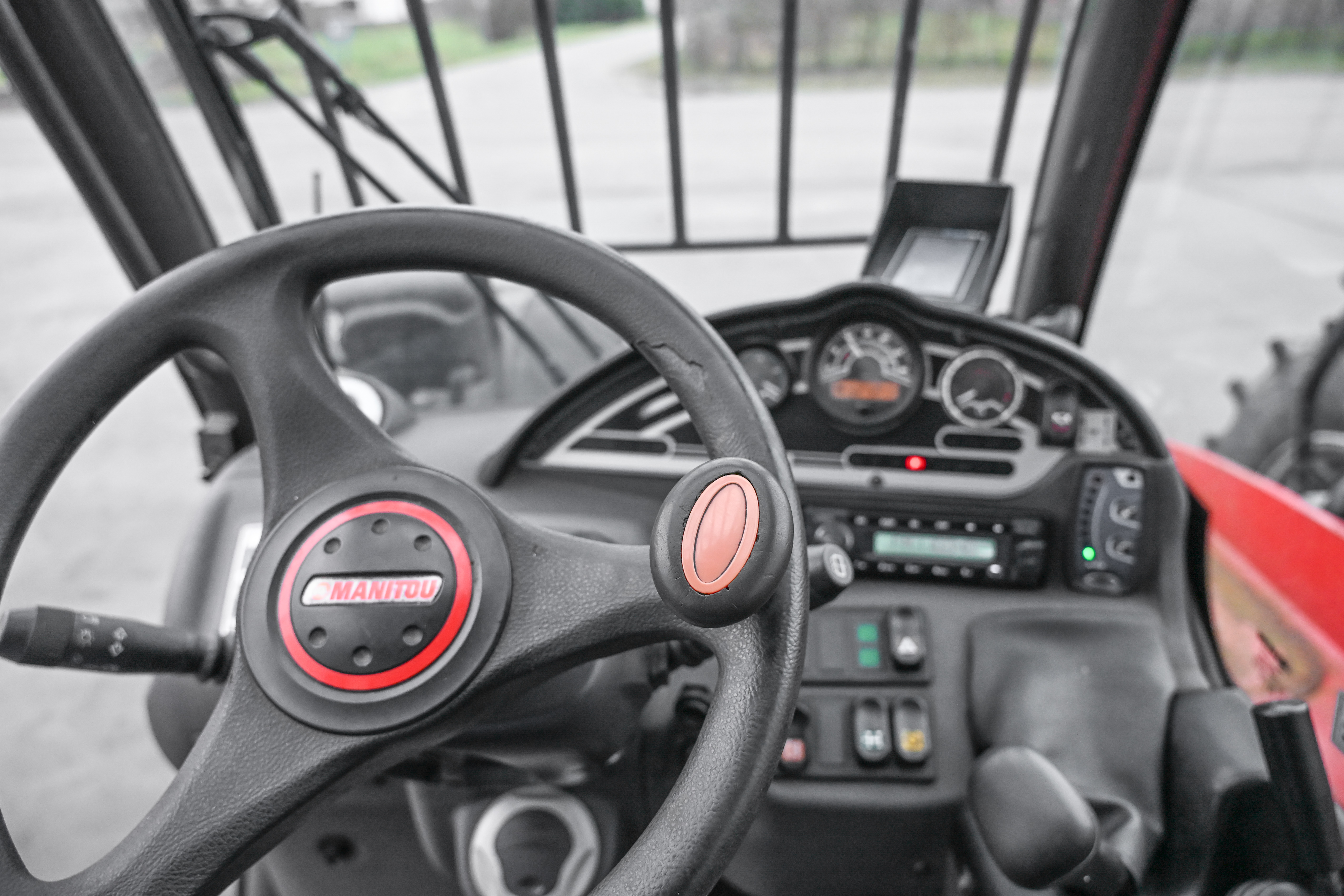 MT 732 EASY 75D ST3B S1 - Interior front