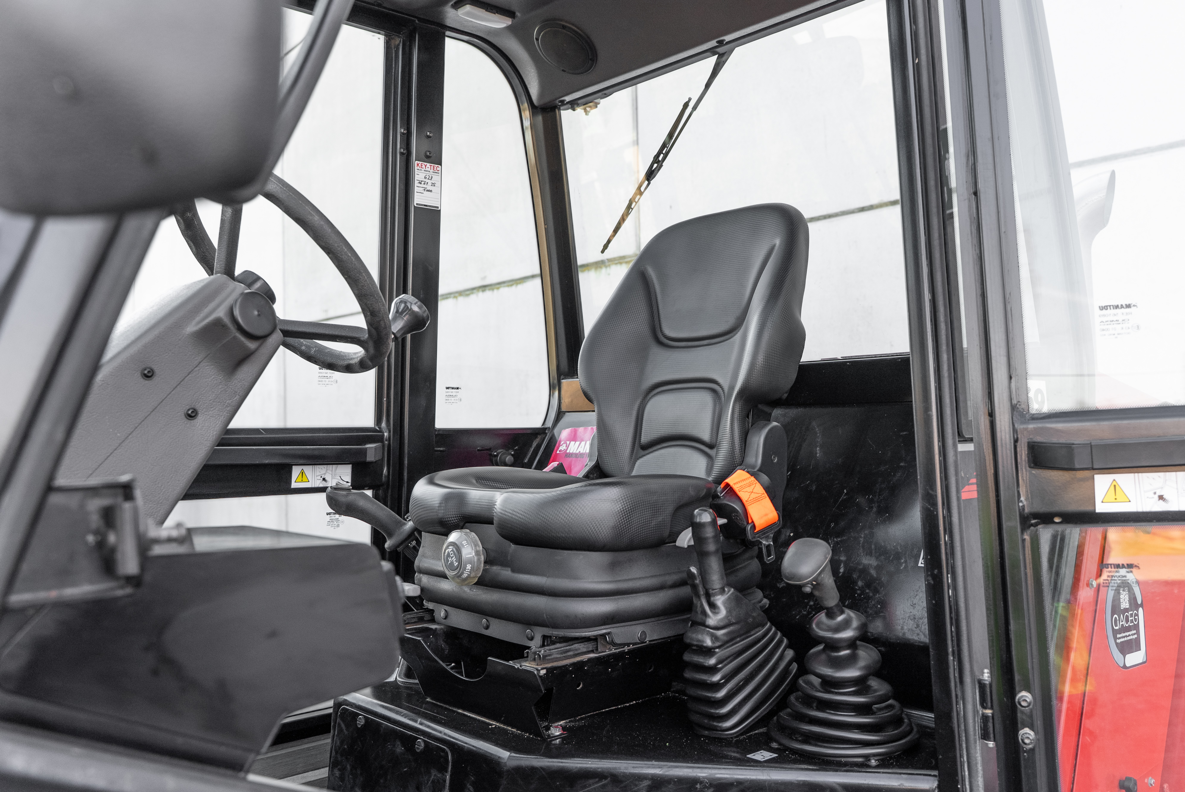 Manitou - Heftrucks - M 50-4 D ST5 S1 EU - Interieur achter