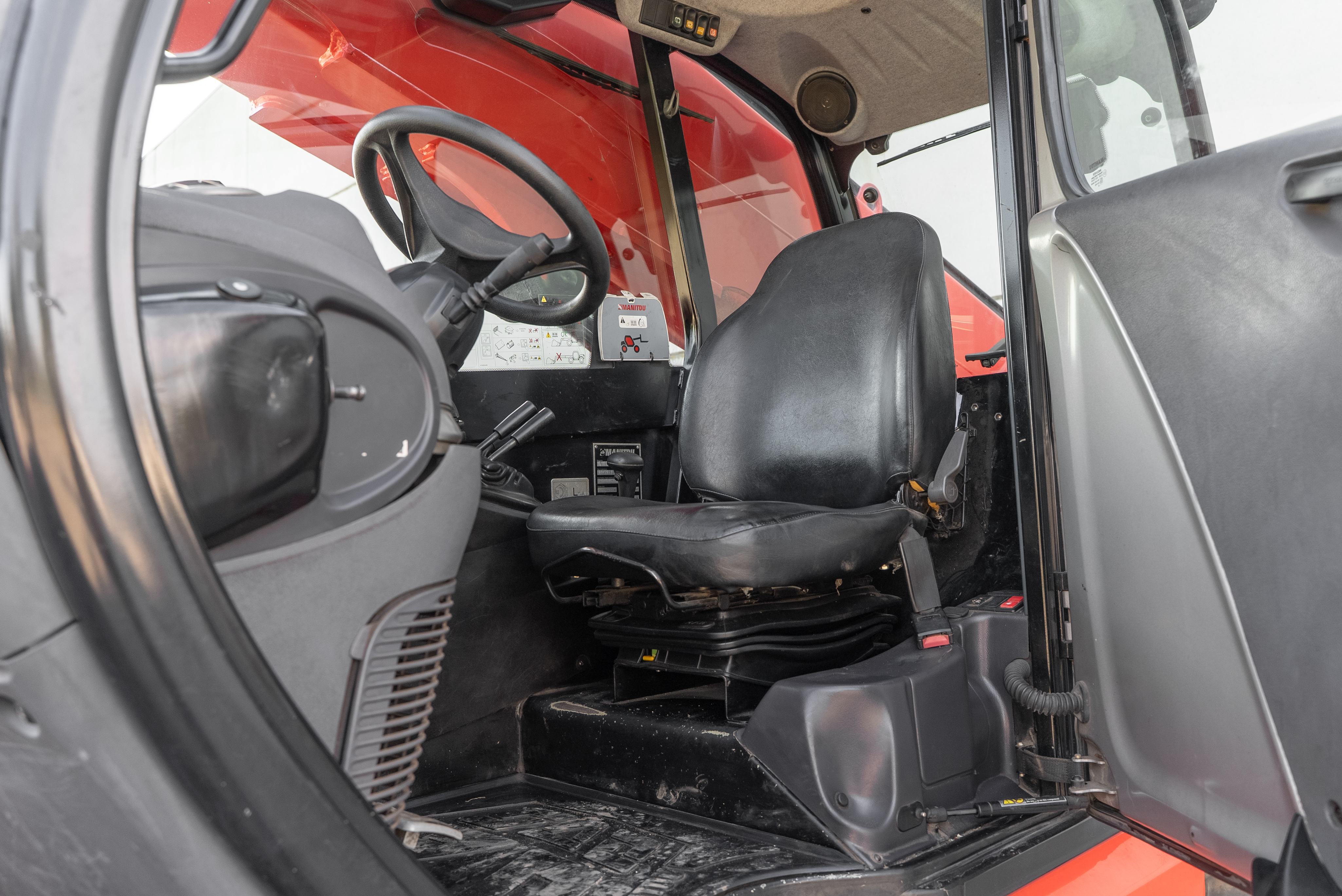 Manitou - Telehandlers - MT 1840 EASY 75D ST5 S1 - Interior back