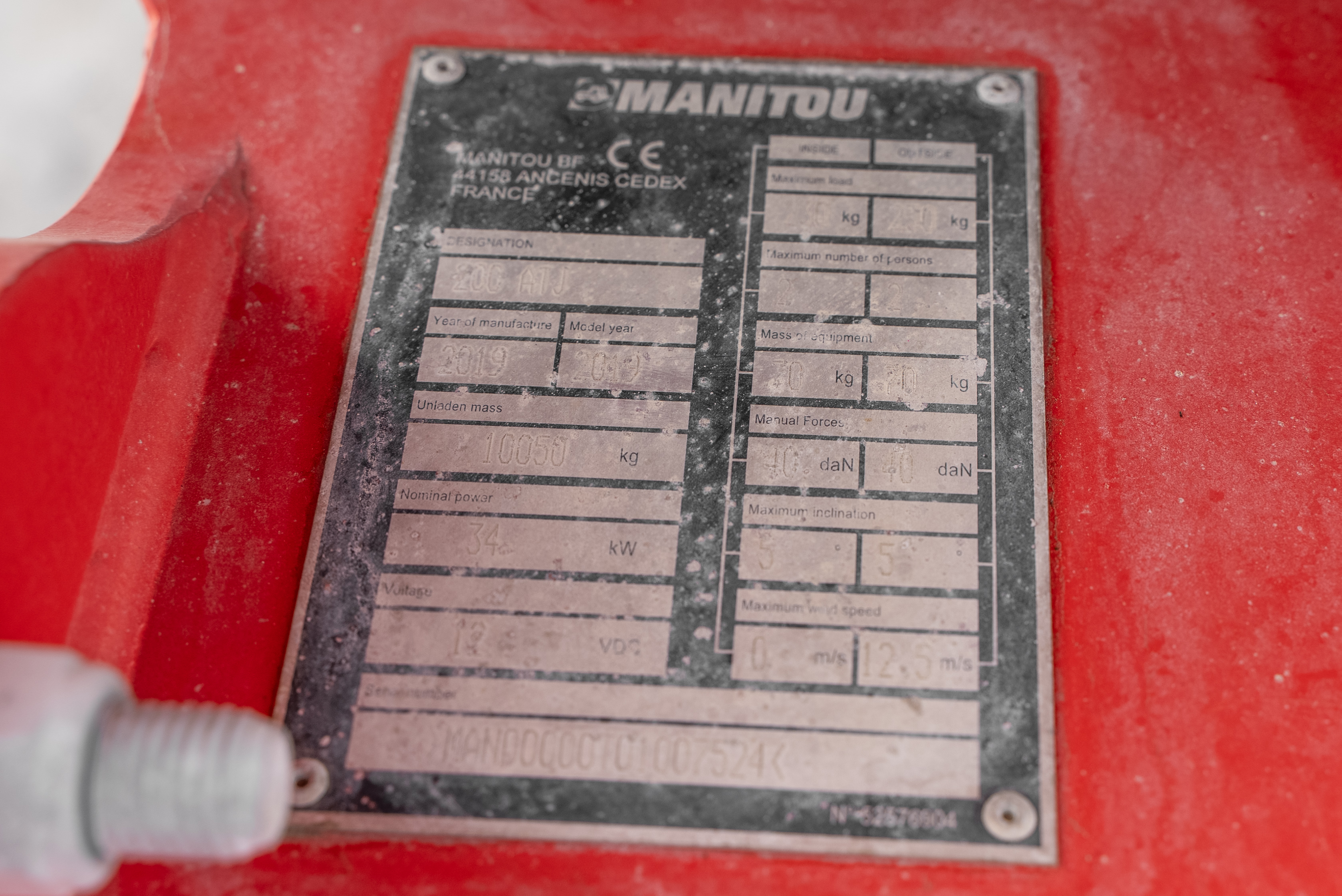 ATJ 200 RC - Identification plate