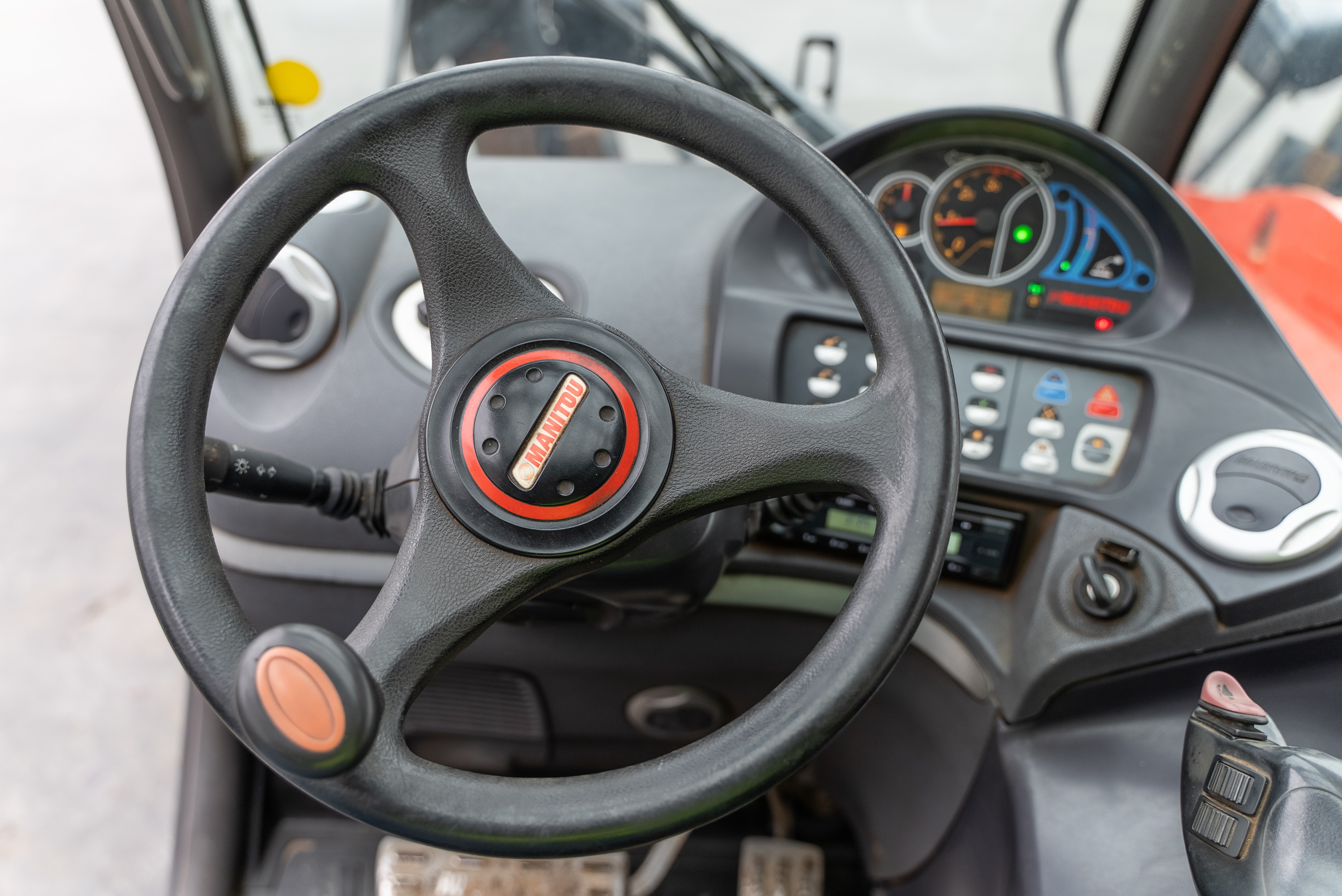 MT 1840 100P ST3B S2 - Interior front