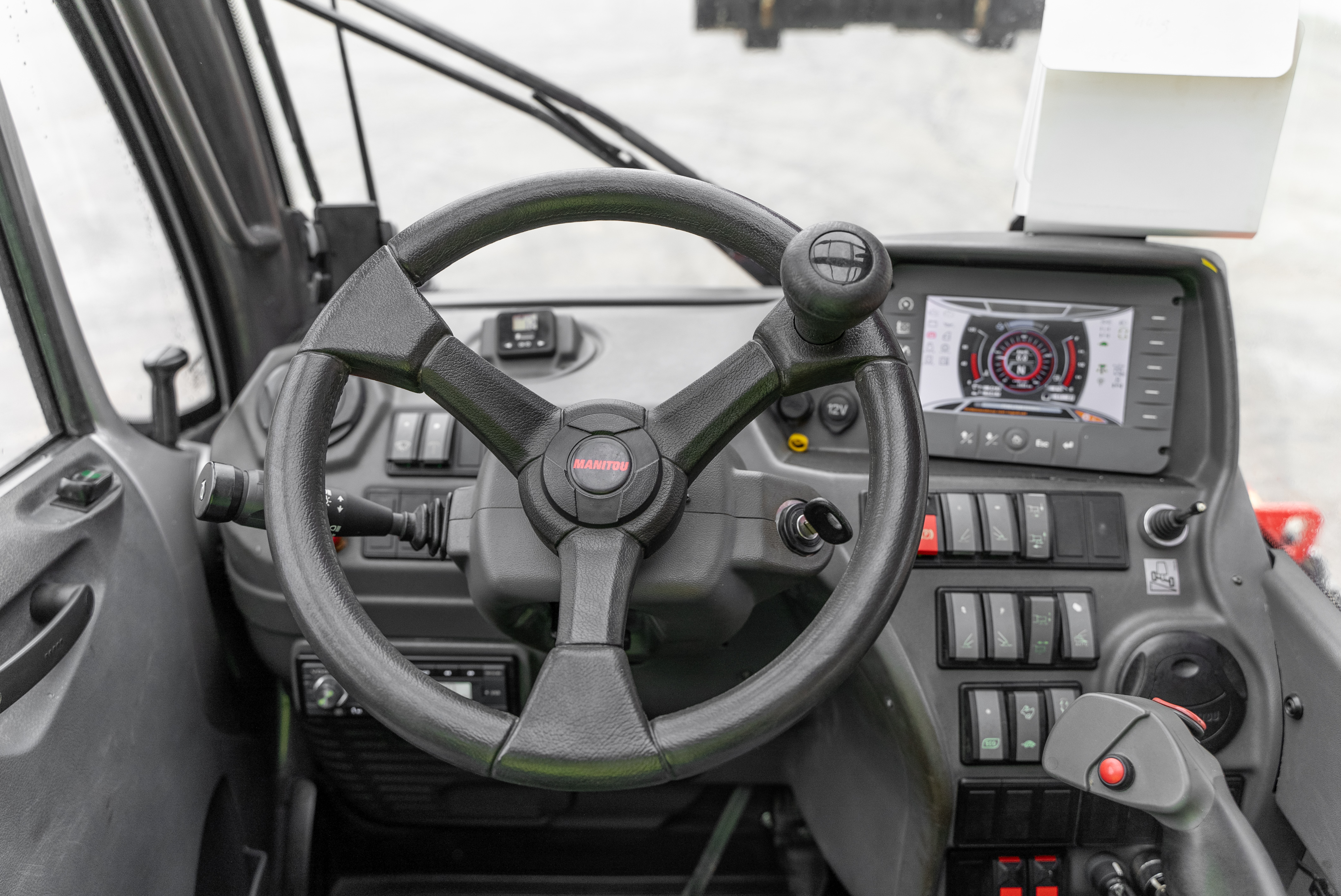 Manitou - Telehandlers - MRT 2550 PRIV+ ST4 S2 - Interior front