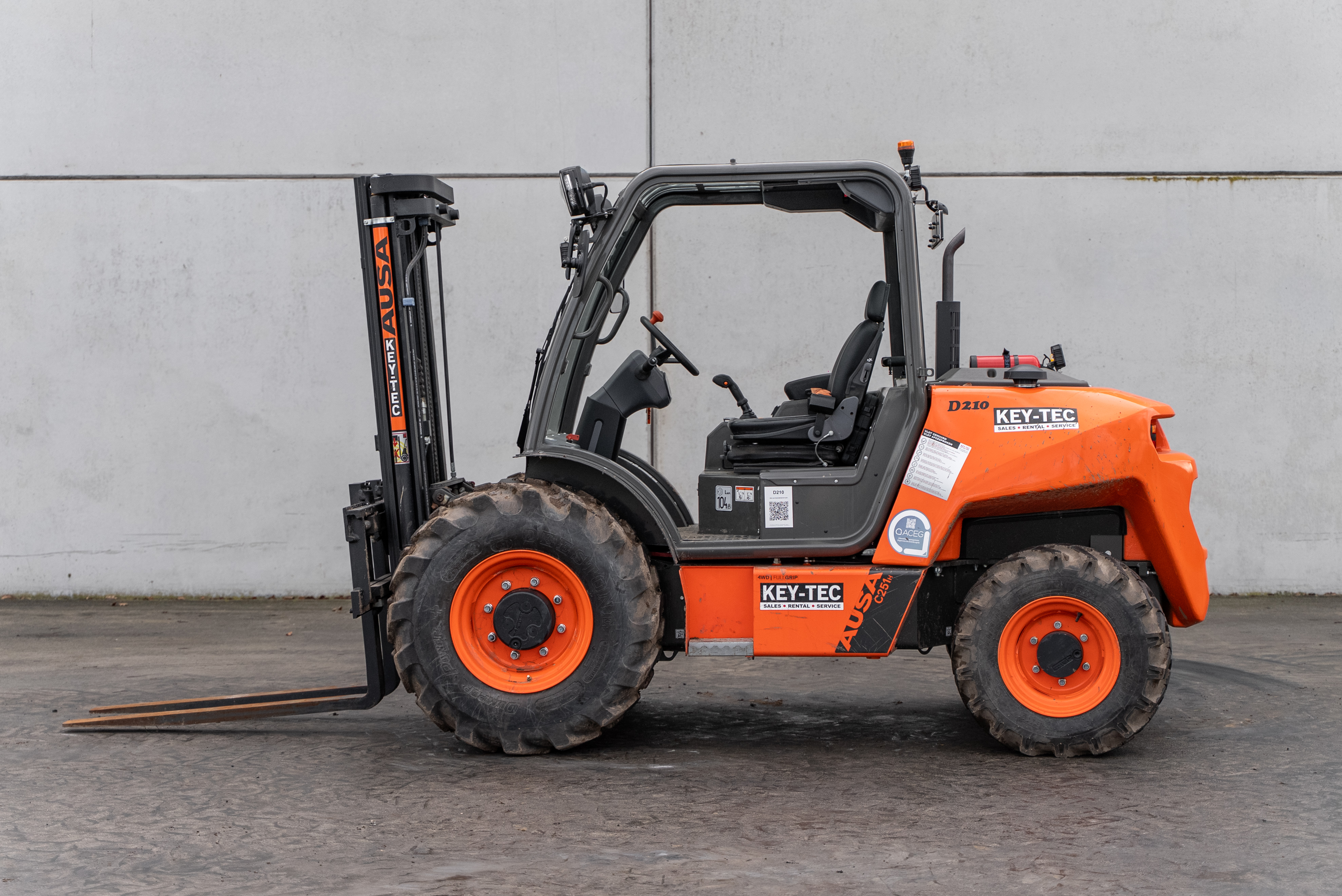C251 Hx4 - Side
