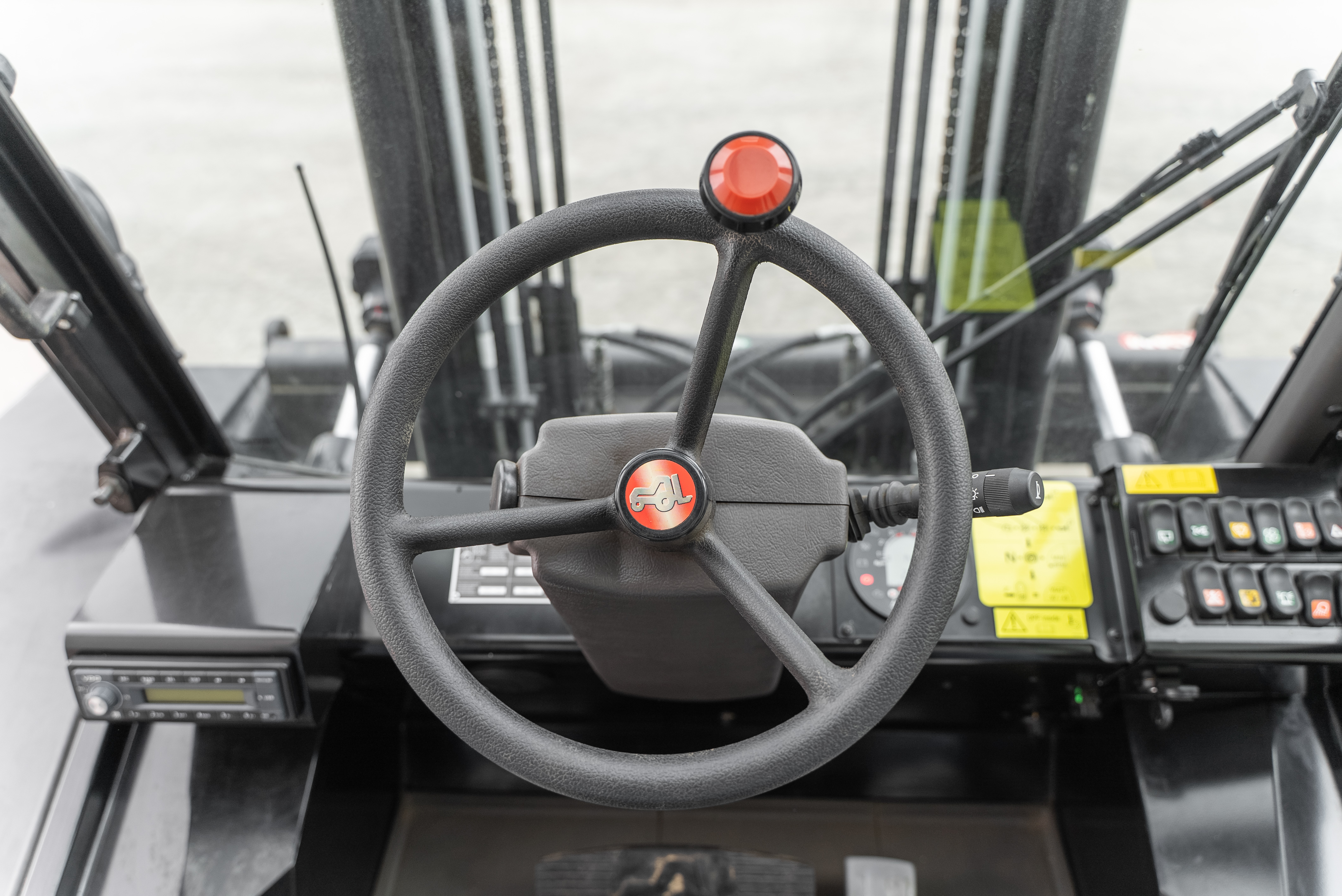 M 50-4 D ST5 S1 EU - Interior front