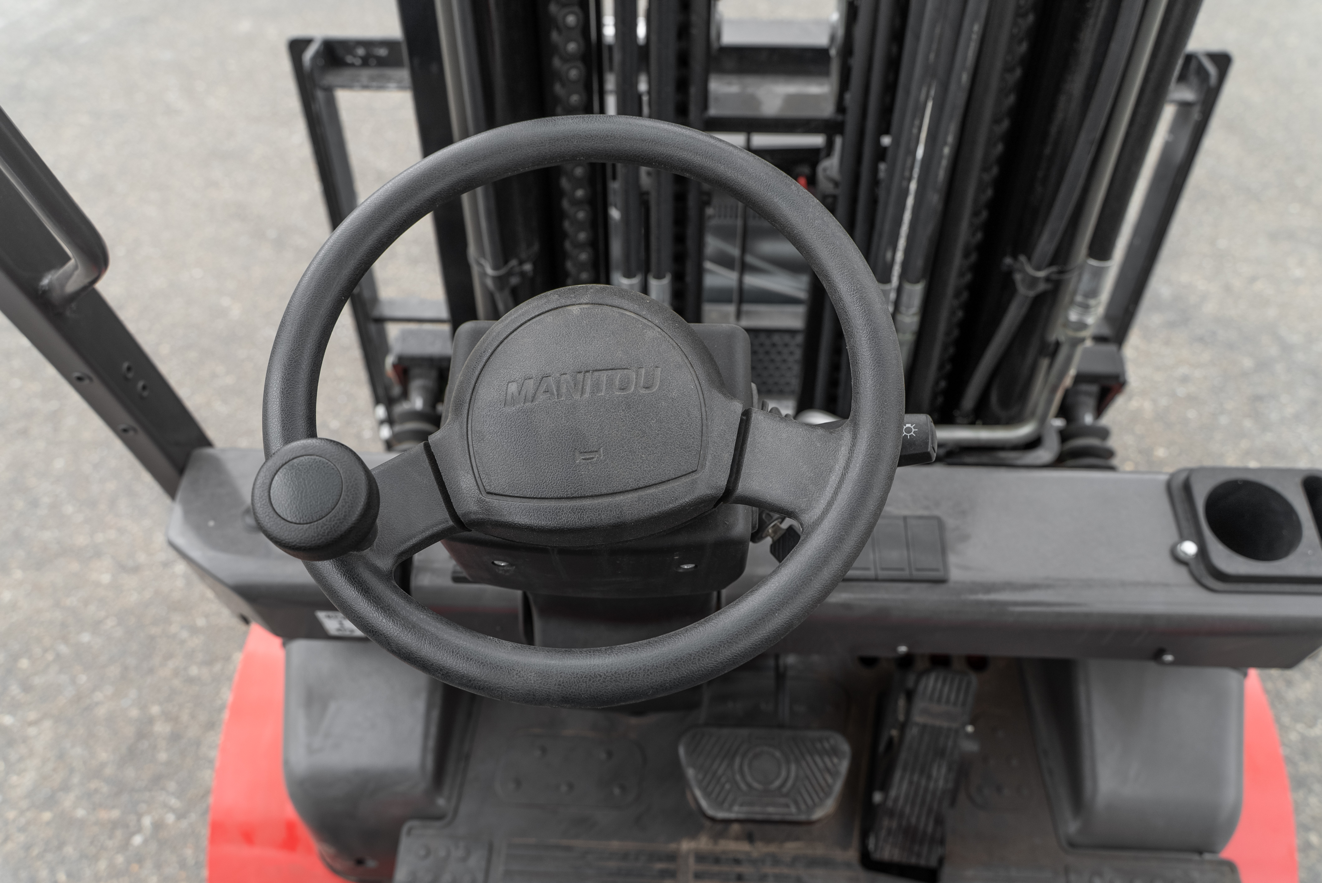 ME 435 80V S3 - Interior front