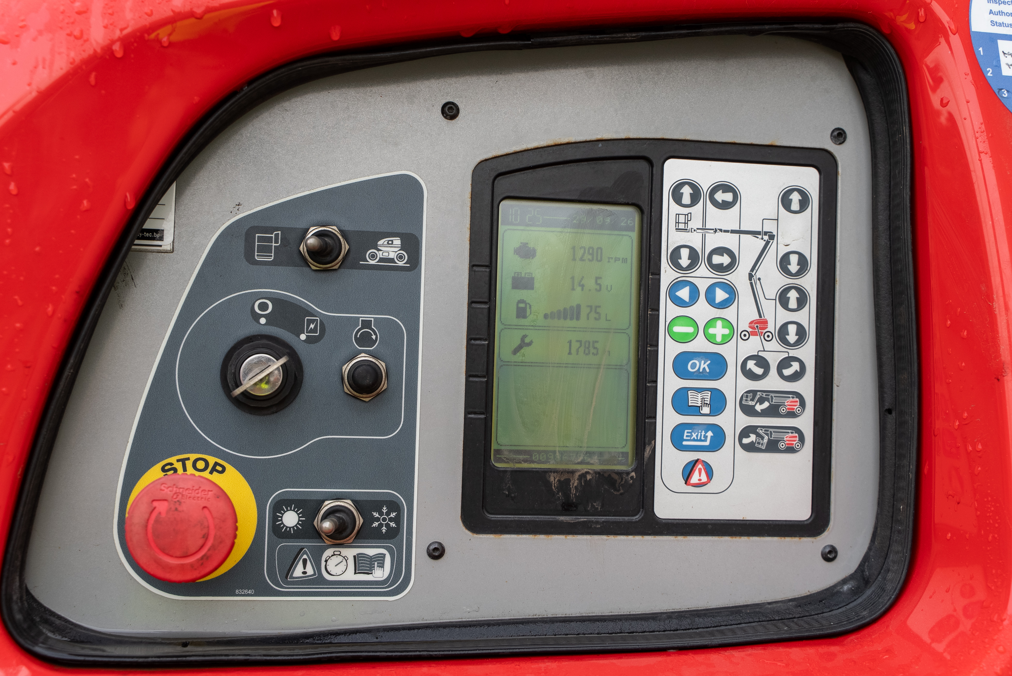 Manitou - Aerial platforms - ATJ 200 RC - Hours display