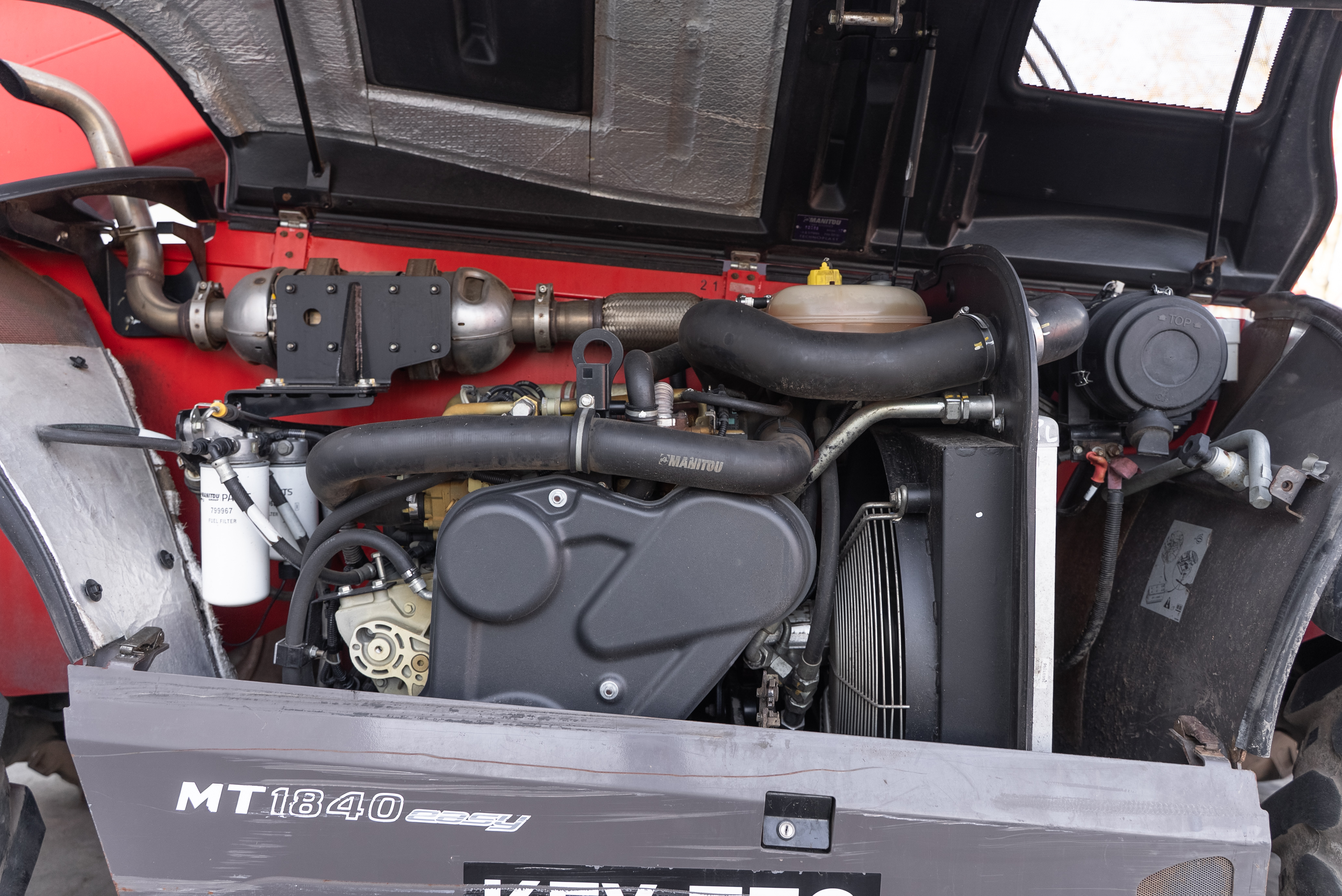 MT 1840 EASY 75D ST3B S1 - Engine