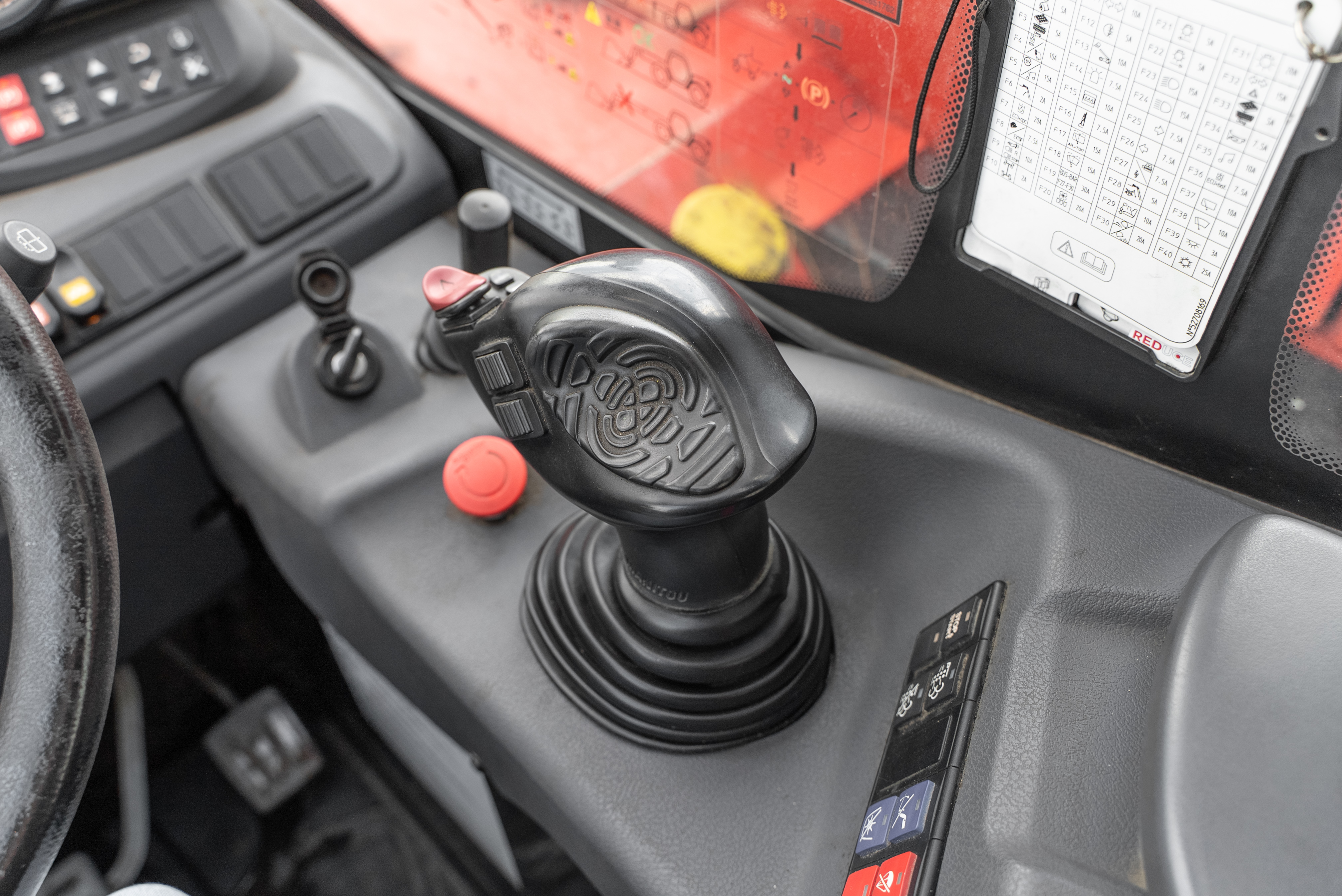 MT 730 H 75K ST5 S1 - Product image
