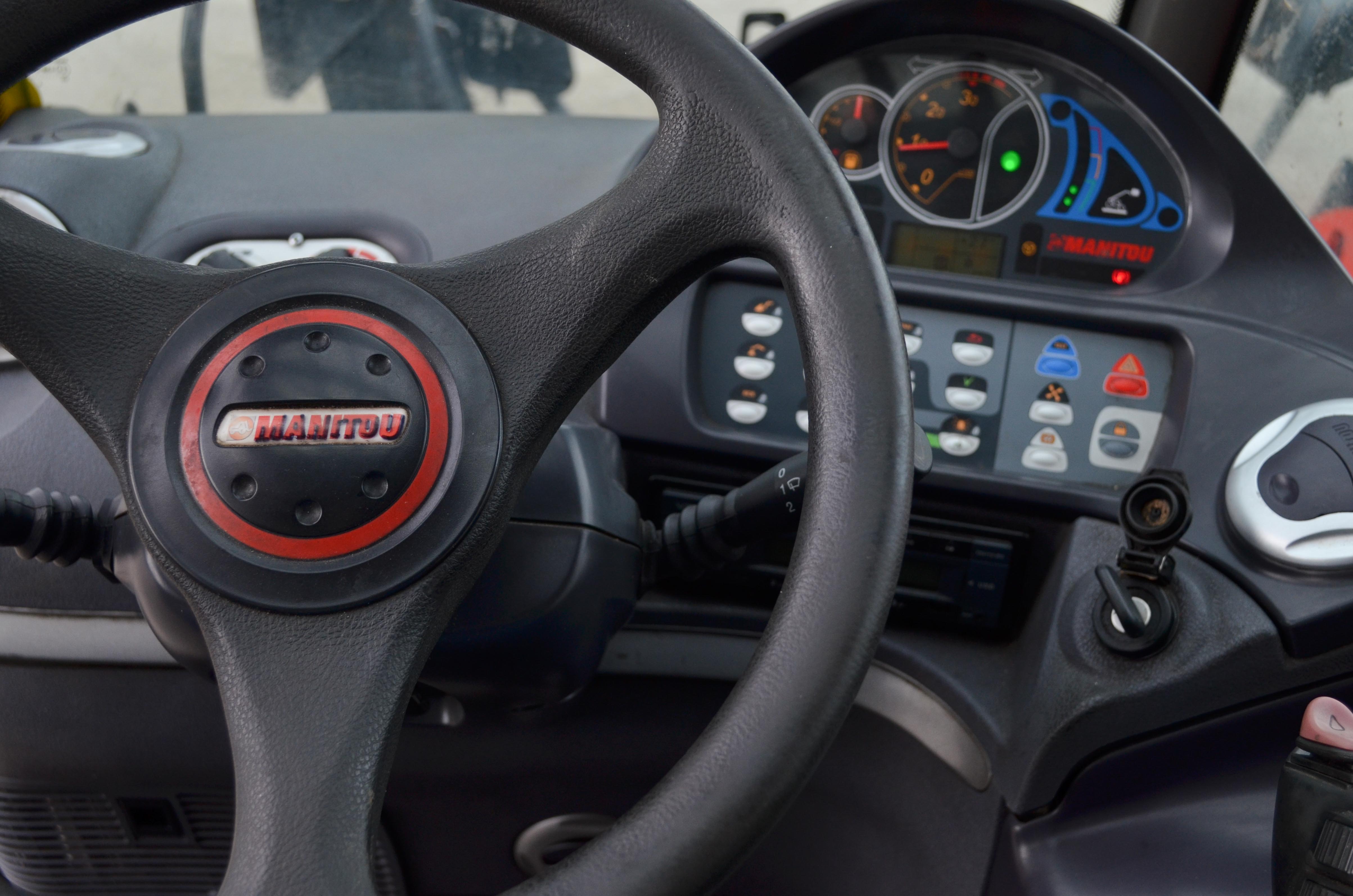MT 1440 100P ST3B S2 - Interior front