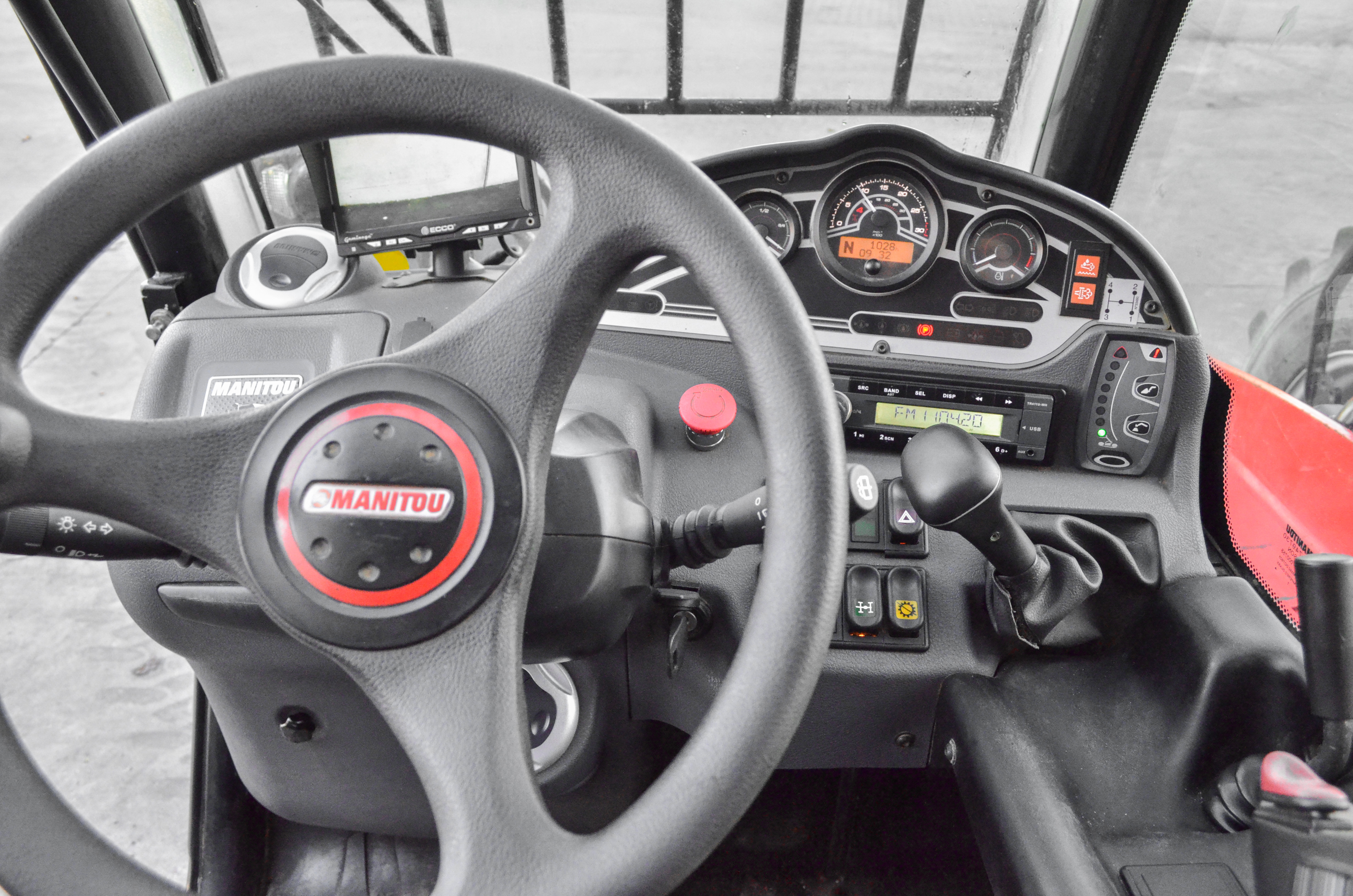 MT 933 EASY 75D ST5 S1 - Interior front