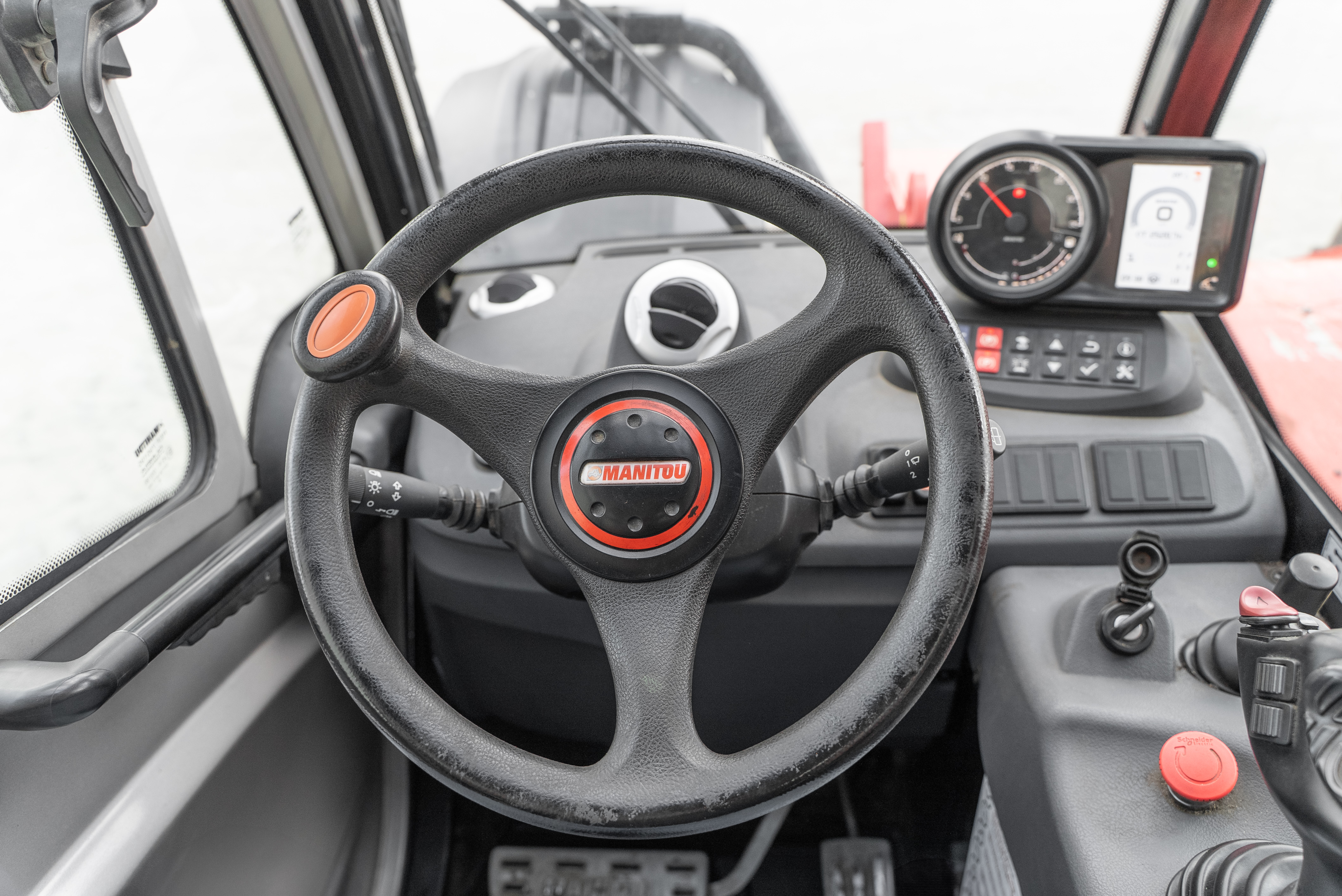 MT 730 H 75K ST5 S1 - Interior front