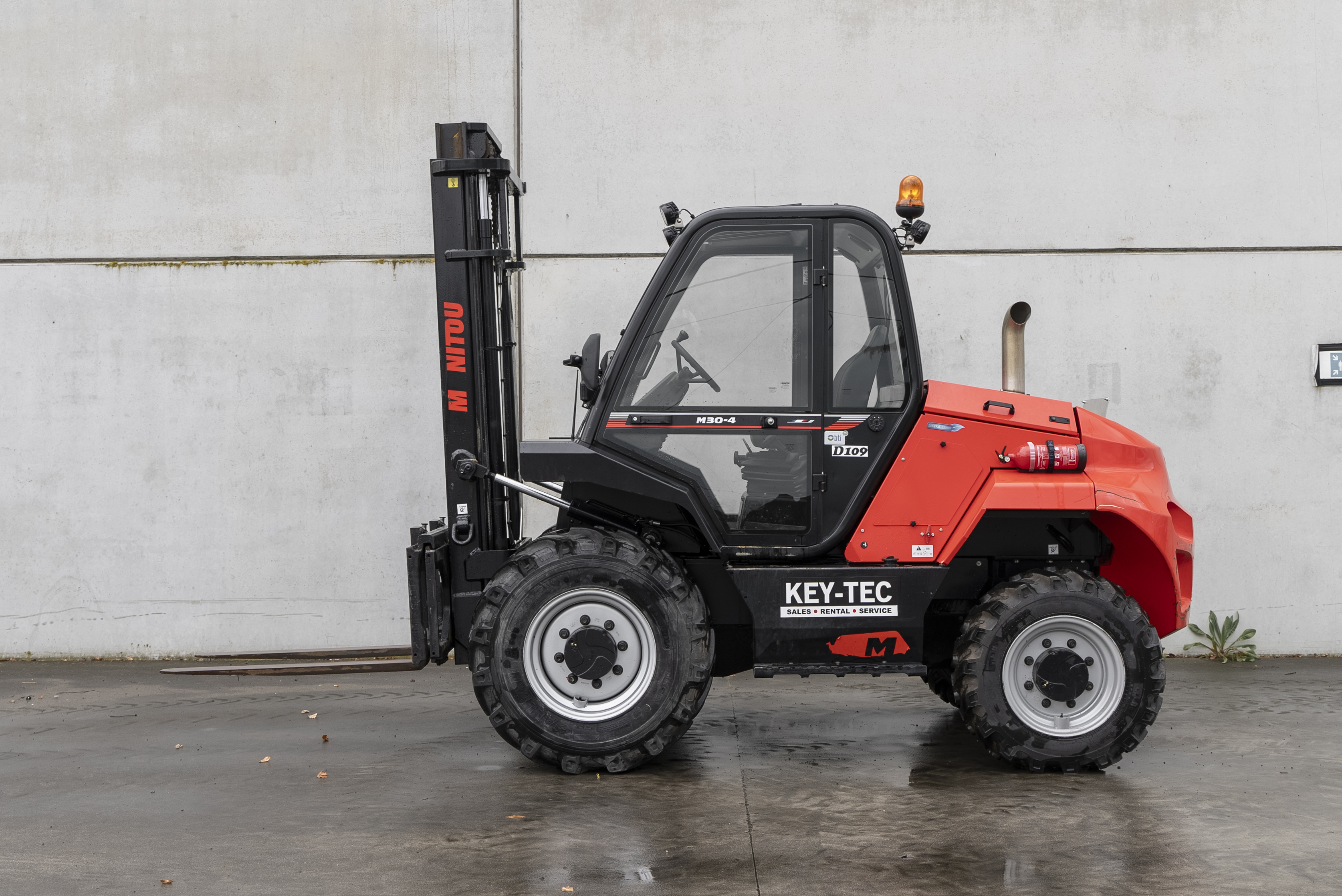 Manitou - Heftrucks - M 30-4 D ST5 S1 - Zijaanzicht