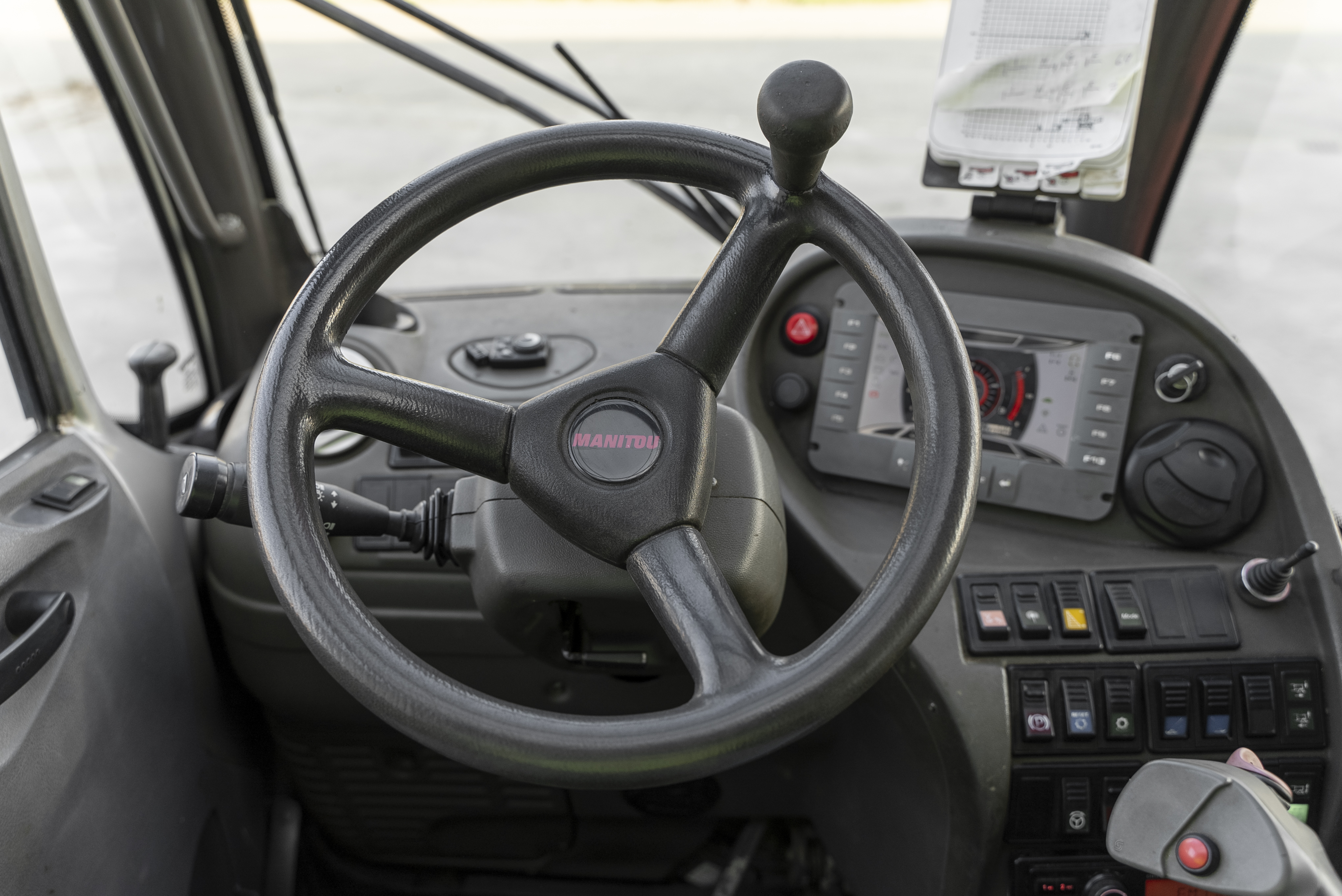 MRT 2150 PRIV+ - Interior front