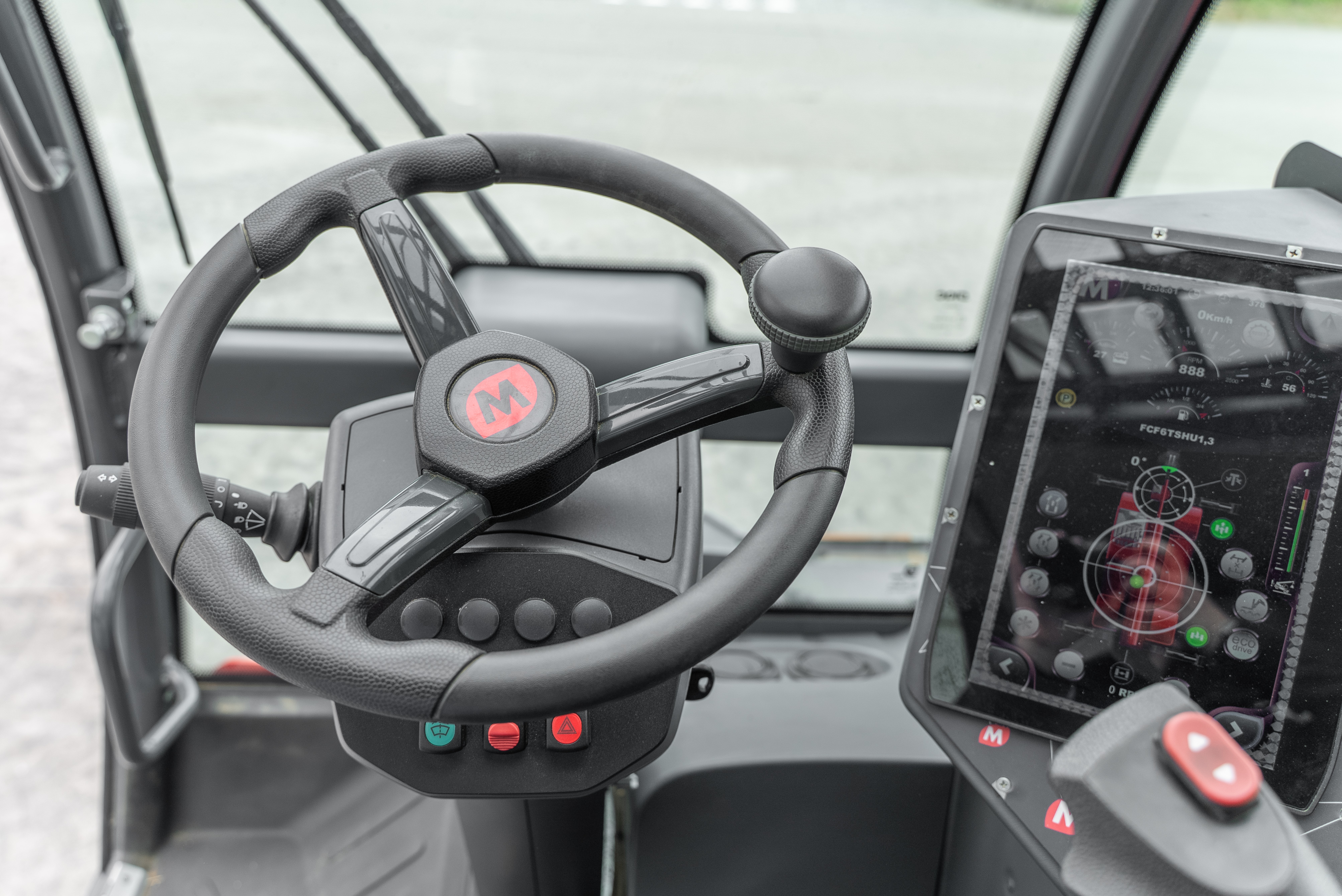 RTH 6.25 - Interior front