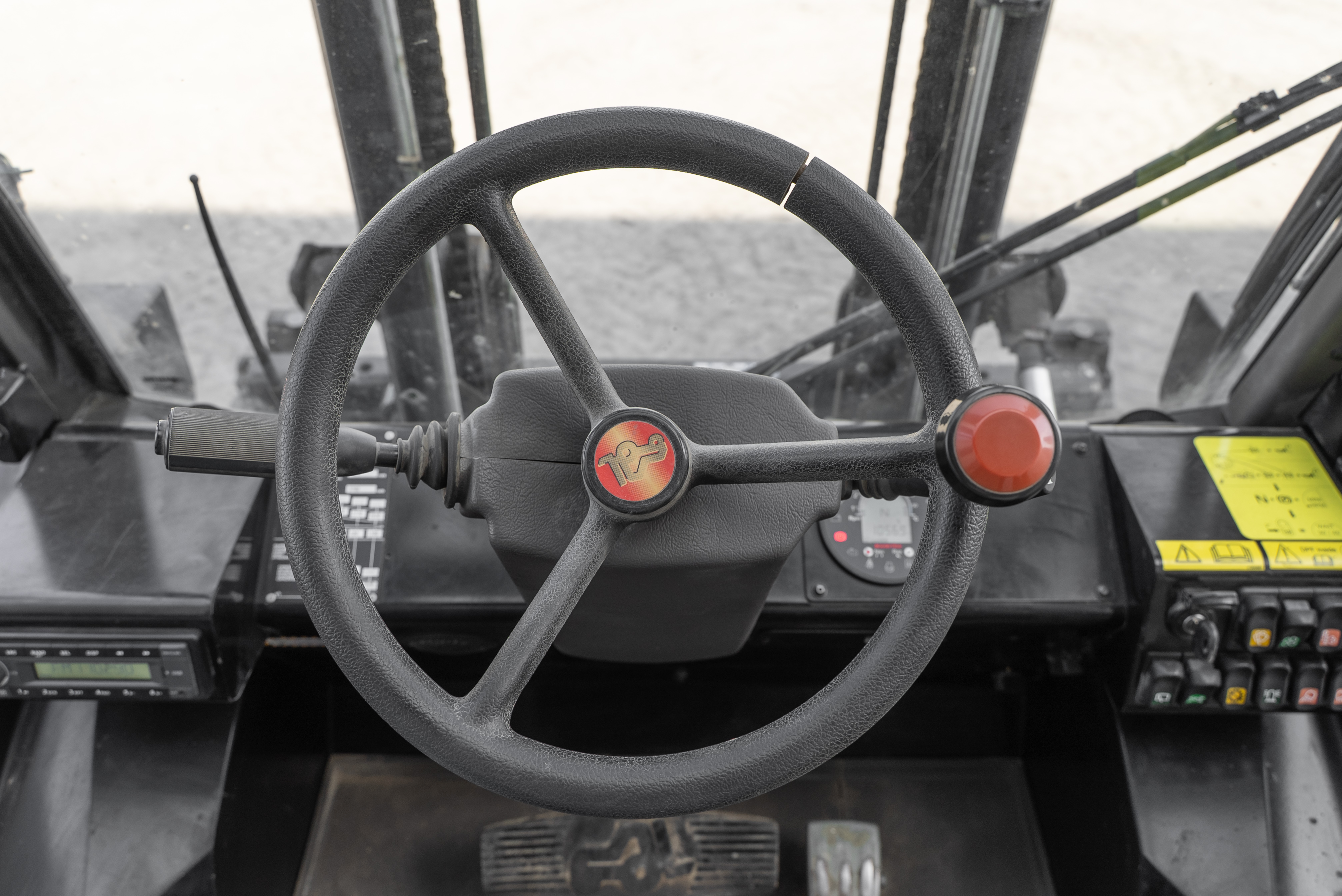M 30-4 D ST5 S1 - Interior front
