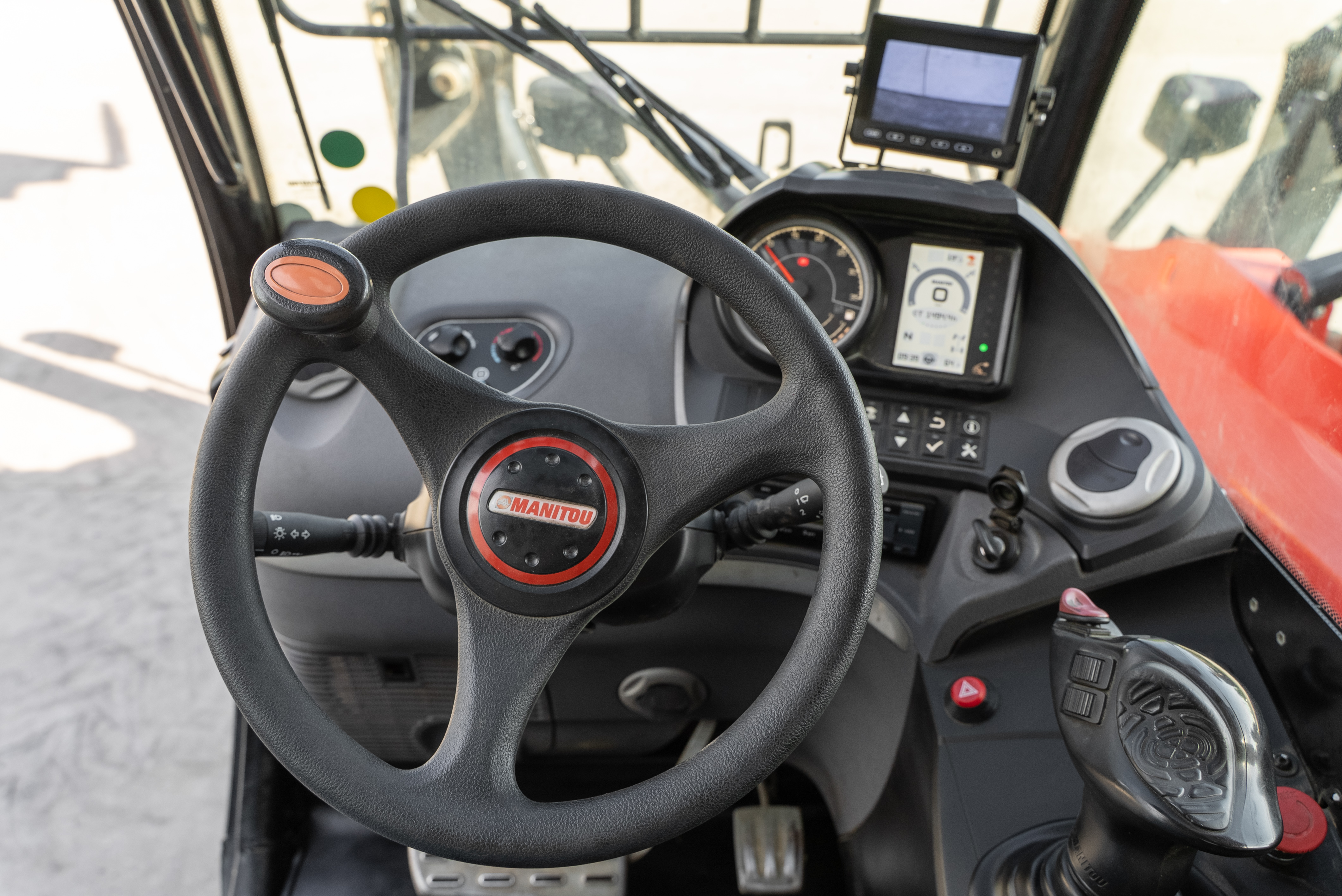 MT 1840 EASY 75D ST5 S1 - Interior front
