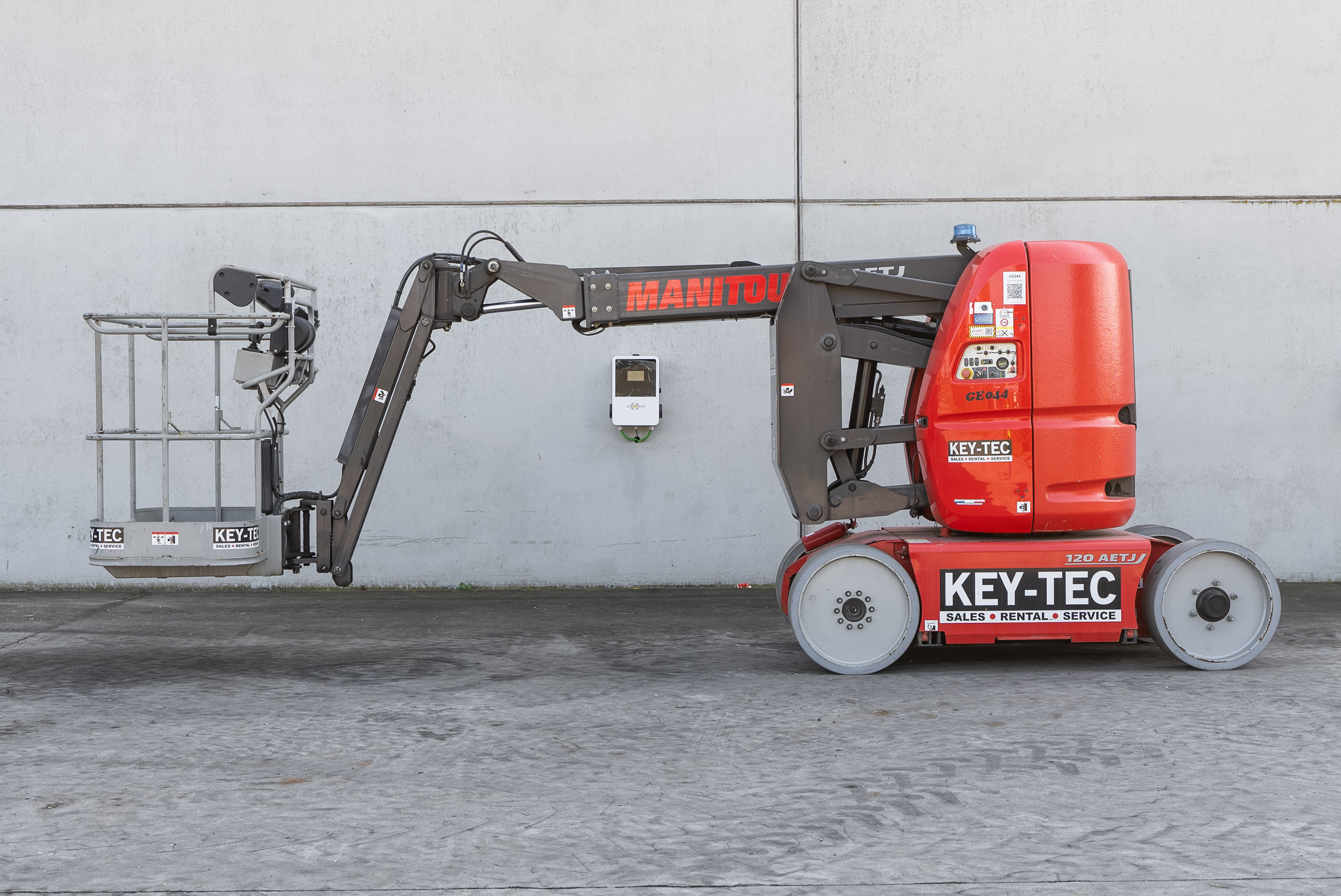 Manitou - Hoogwerkers - AETJ 120 COMPACT 2 3D - Zijaanzicht