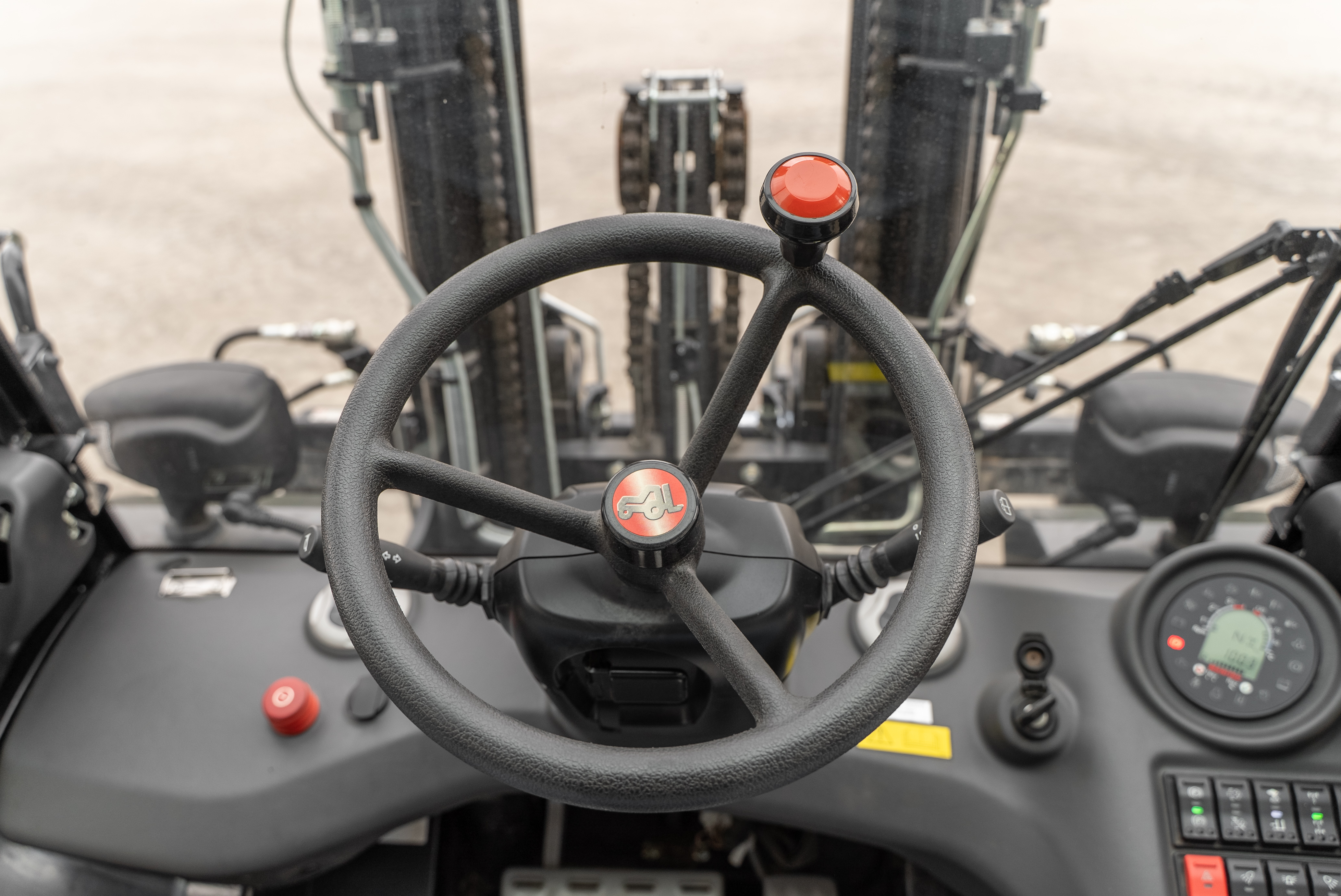 Manitou - Forklifts - MC 30-4 D K ST5 S1 - Interior front