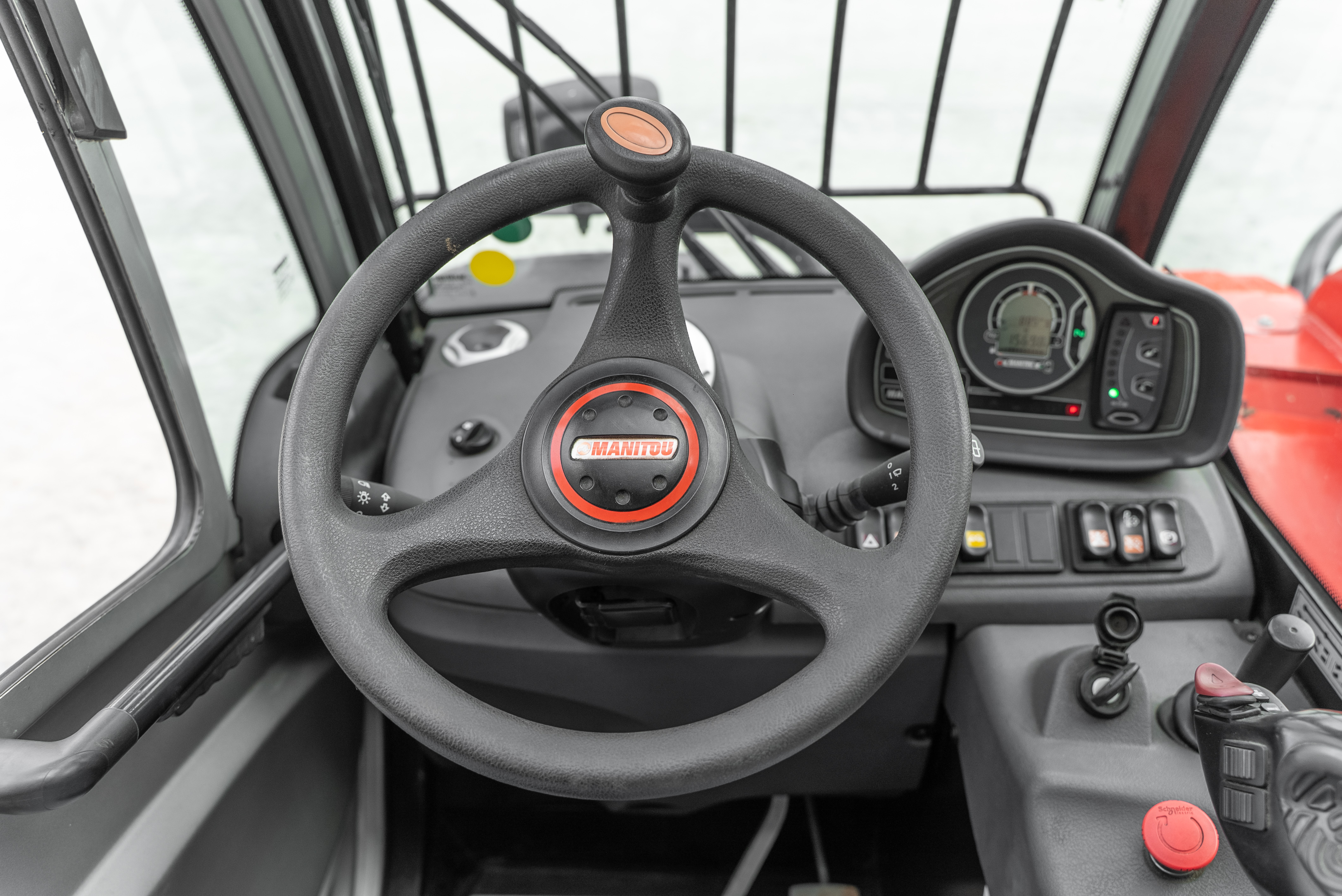 MT 625 H COMFORT 75K ST5 S1 - Interior front