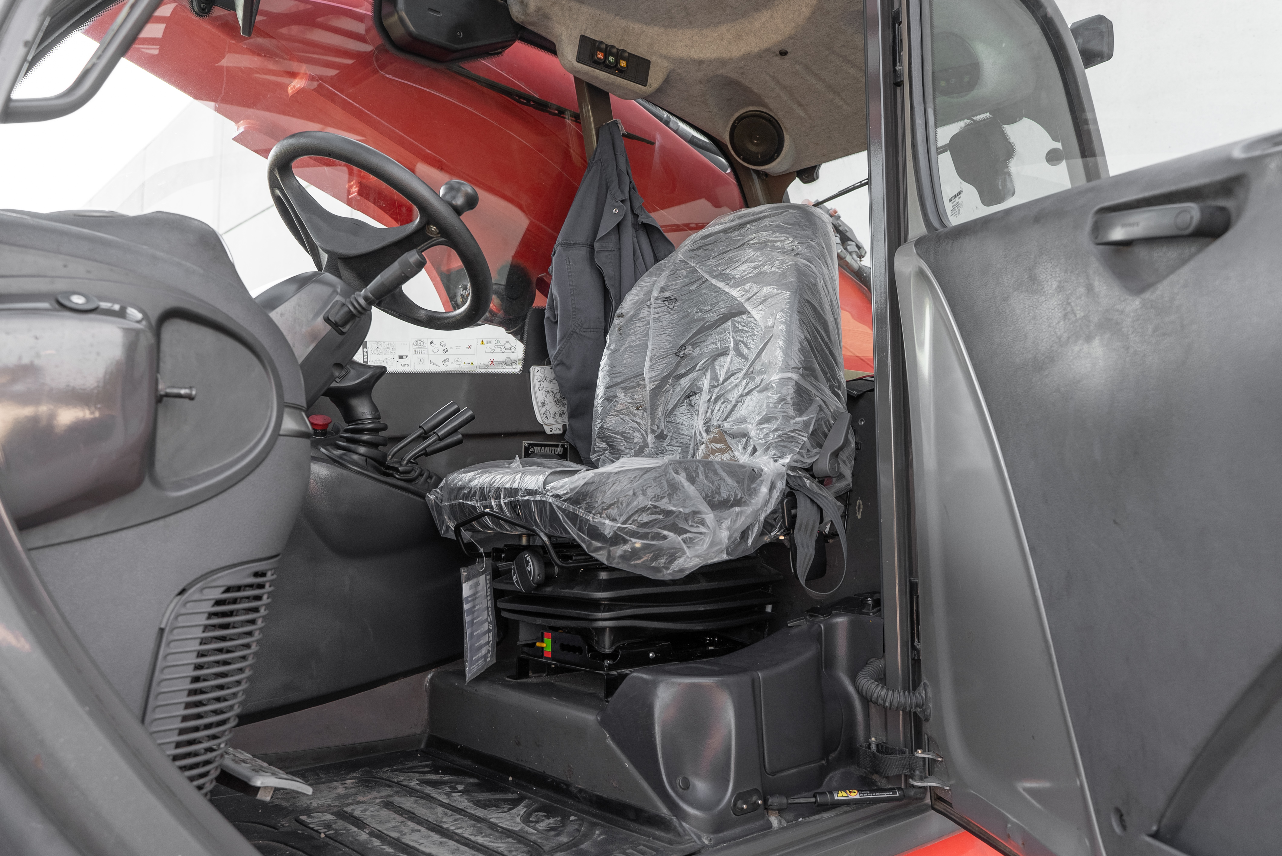 MT 1440 EASY 75D ST3B S1 - Interior back