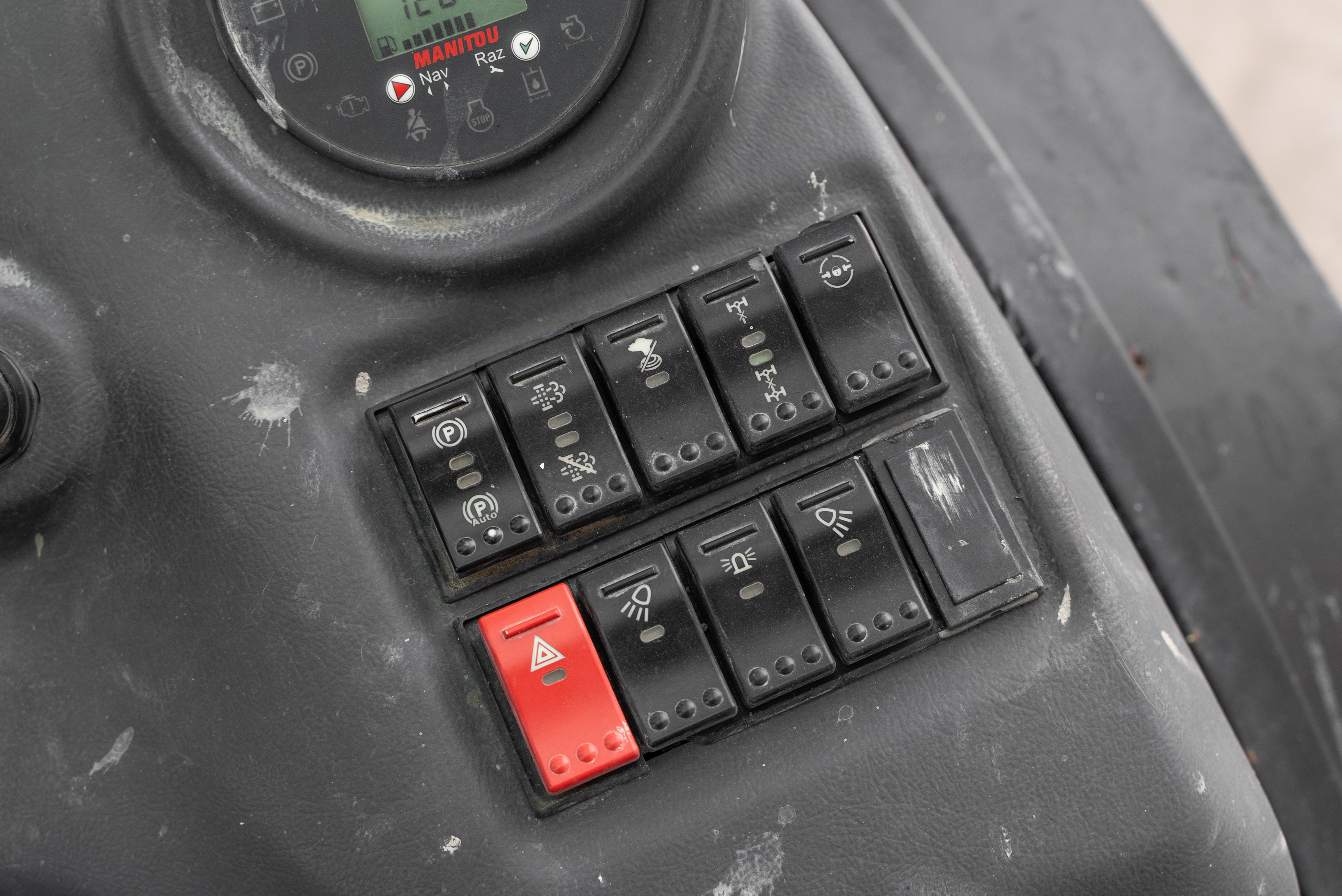 Manitou - Forklifts - MC 30-4 D K ST5 S1 - Product image